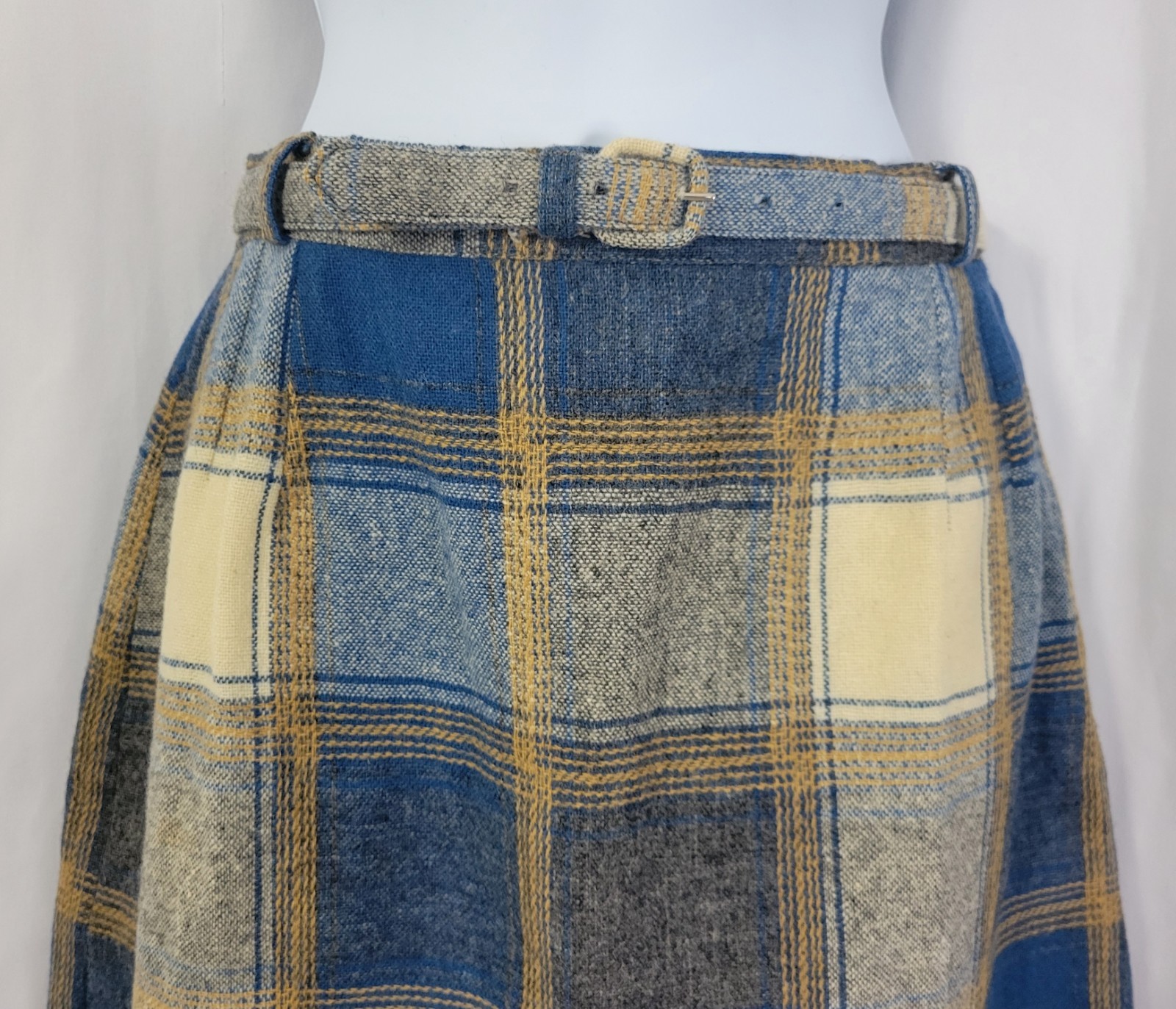 Vintage Blue/Cream/Tan Plaid Wool Skirt w Matching Belt Size XS? 26″ Waist