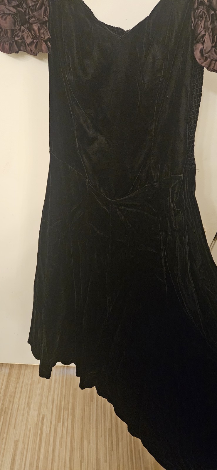 vintage gothic prom dress velvet off the shoulder Moda int’l