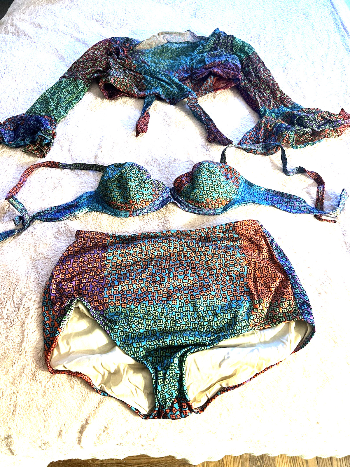Mod Go Go 1960’s 3 Piece Bikini Bathing Suit Midriff Top Accentuette Flowers
