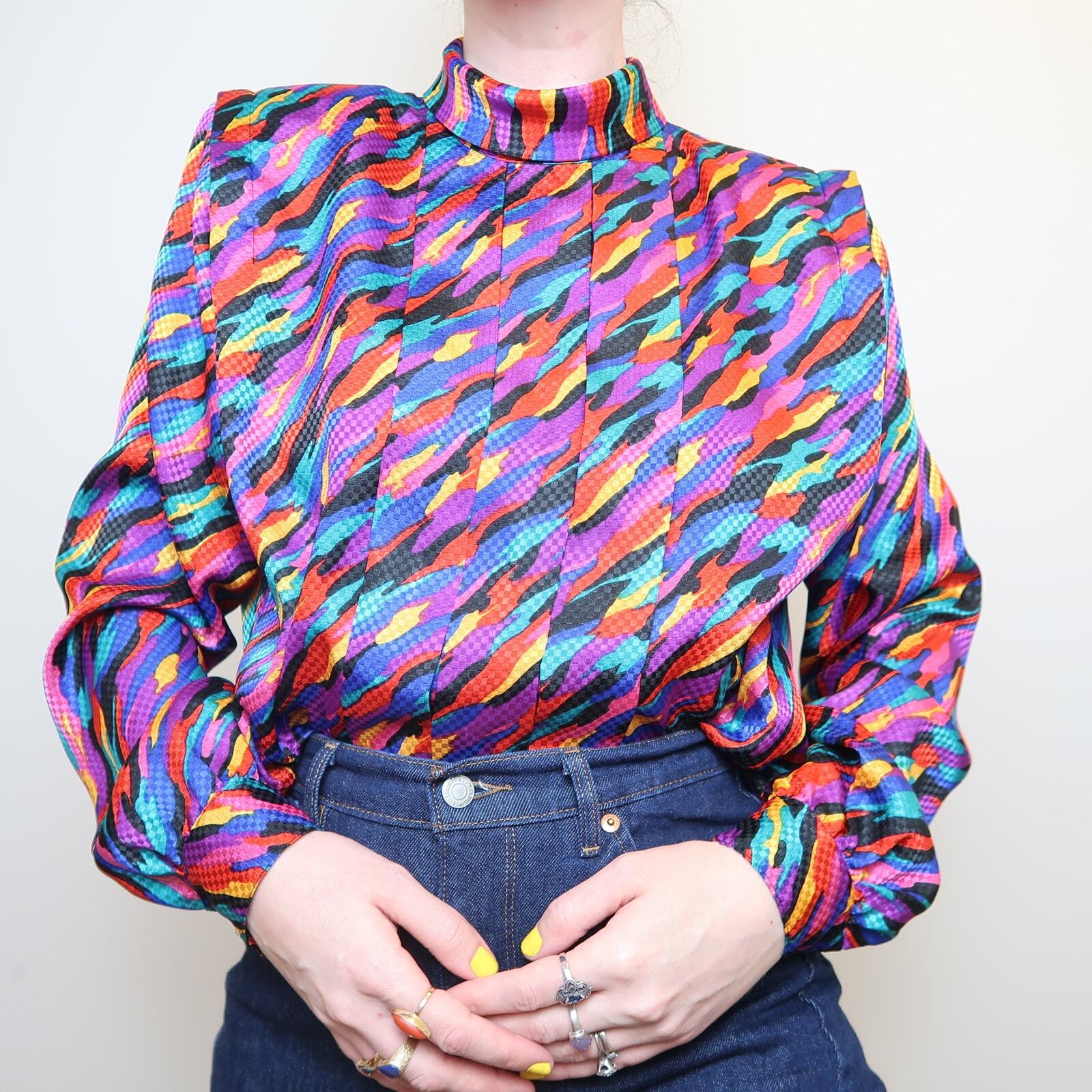 Vintage 80s/90s Notches colorful rainbow satin abstract print blouse 13