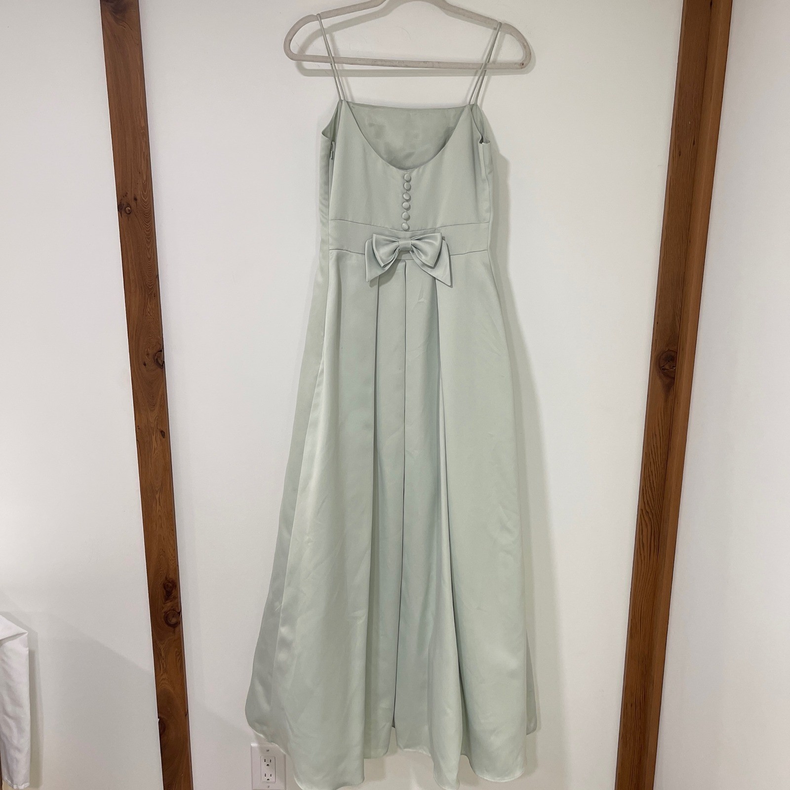 Niki Livas Vintage Sage Green Satin Formal Gown Dress Women 4 Coquette