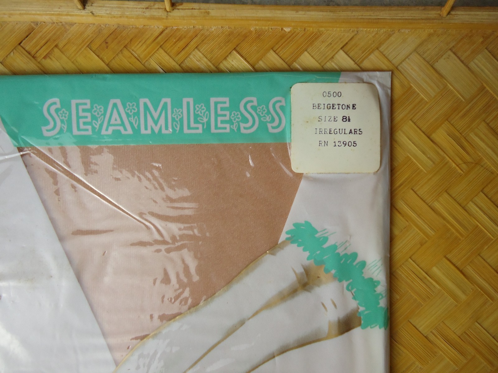 VTG NOS Seamless Stocking Beige Tone Size 8 1/2 Irregulars 13905 Beauty Pack