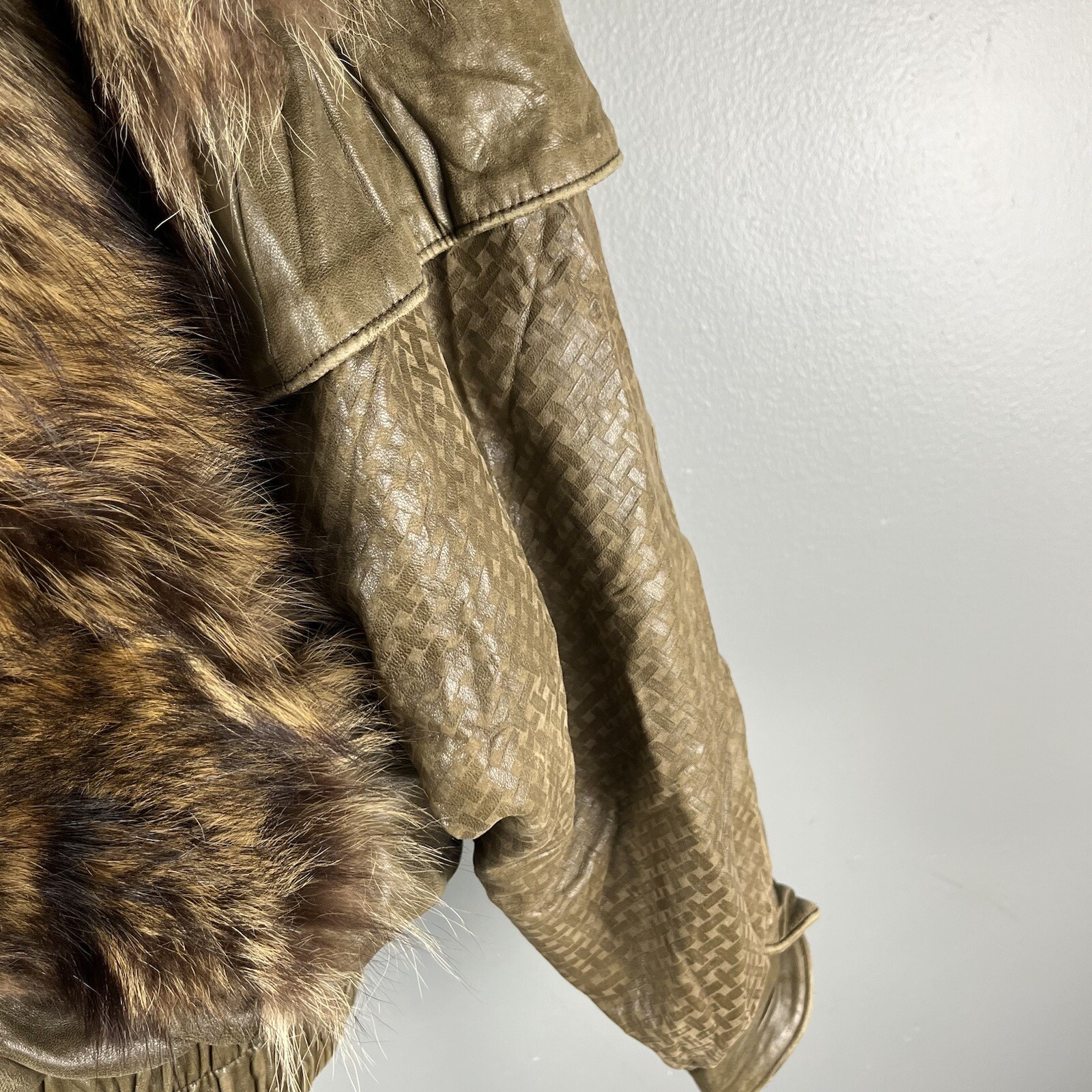 Rare Authentic Vintage Raccoon Fur Olive Leather Bomber Made in the USA – L/XL