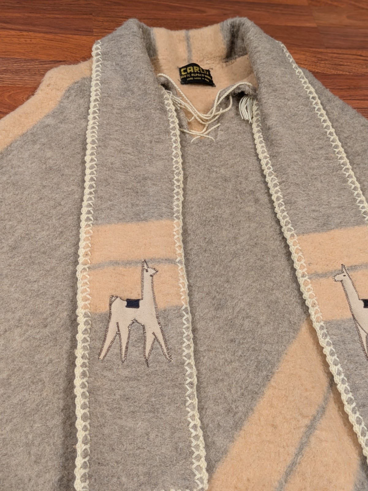 Vintage Peruvian 100% Alpaca Wool Poncho Cape Llama Fur Trim Handmade Boho