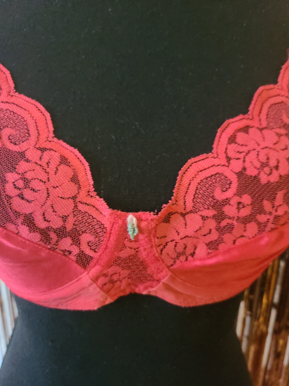 VTG Maidenform Chantilly Bra 36B Red Nylon & Lace Unlined Underwire Style 7329