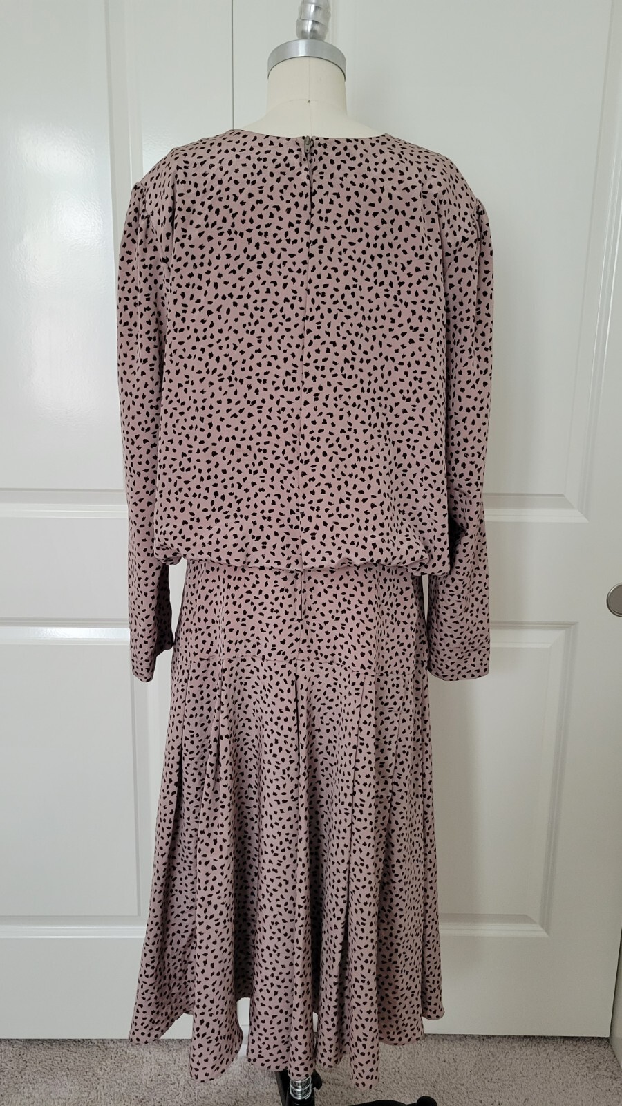 Vintage Jordan Ari Dress Leopard Print Flowy Long Sleeve Brown Pleated Size M
