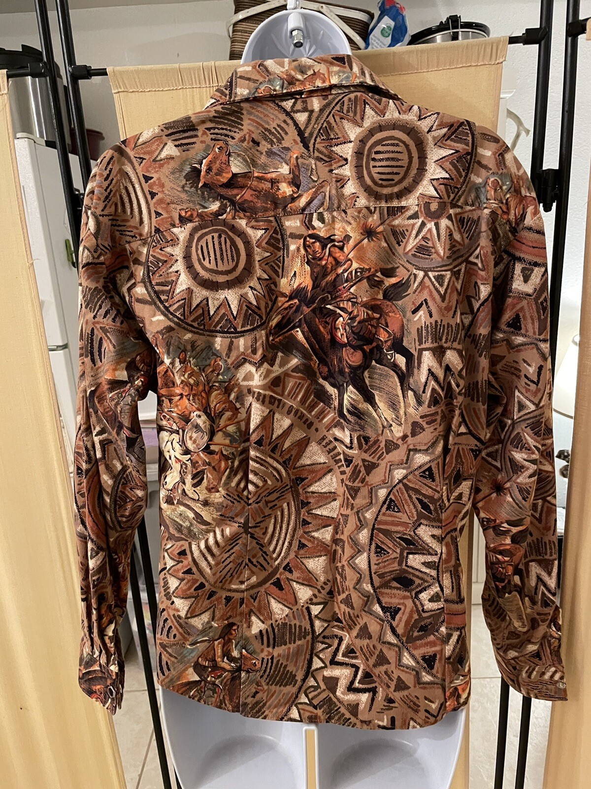 Vintage Unbranded (Handmade?) Native American Womens Button Up Collared Shirt