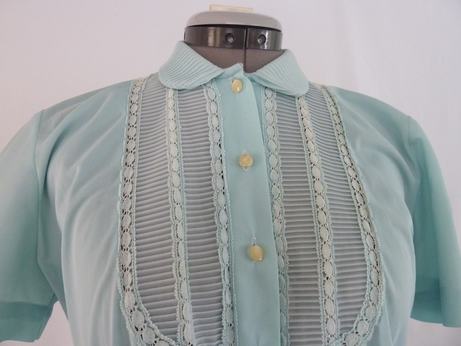 Adorable Vintage Pastel Blue Lee Mar Nylon Blouse Pintucks Lace 18″ Bust Flat