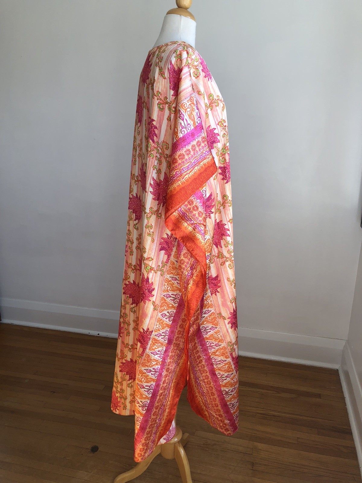 STUNNING VTG BARBIZON Pink & Orange Silky Satin Caftan Dress SZ O/S