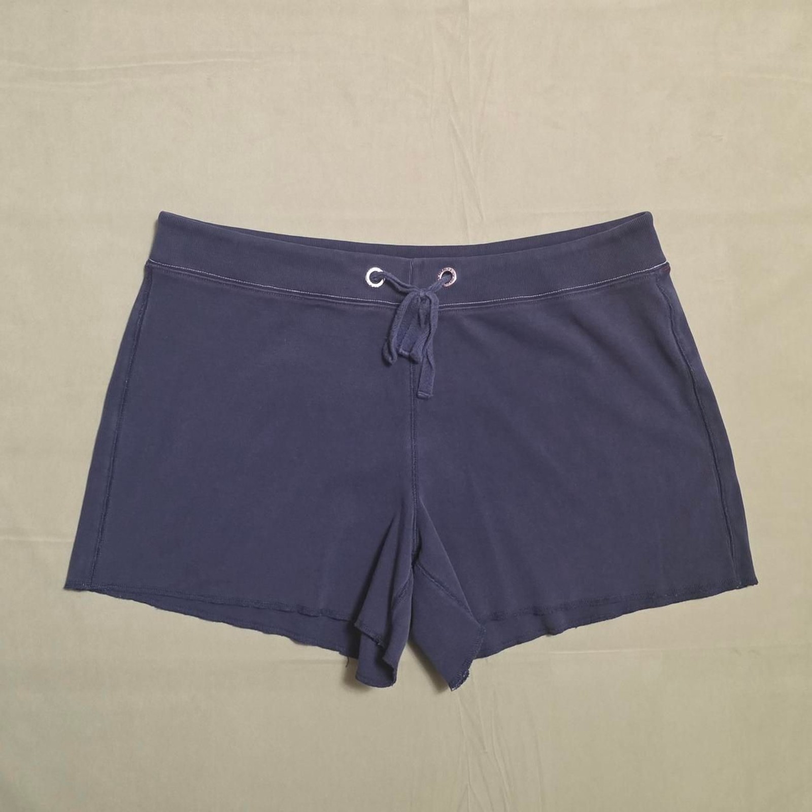 Tommy Hilfiger navy blue cotton shorts size L women’s date code 2002 Vintage Y2K