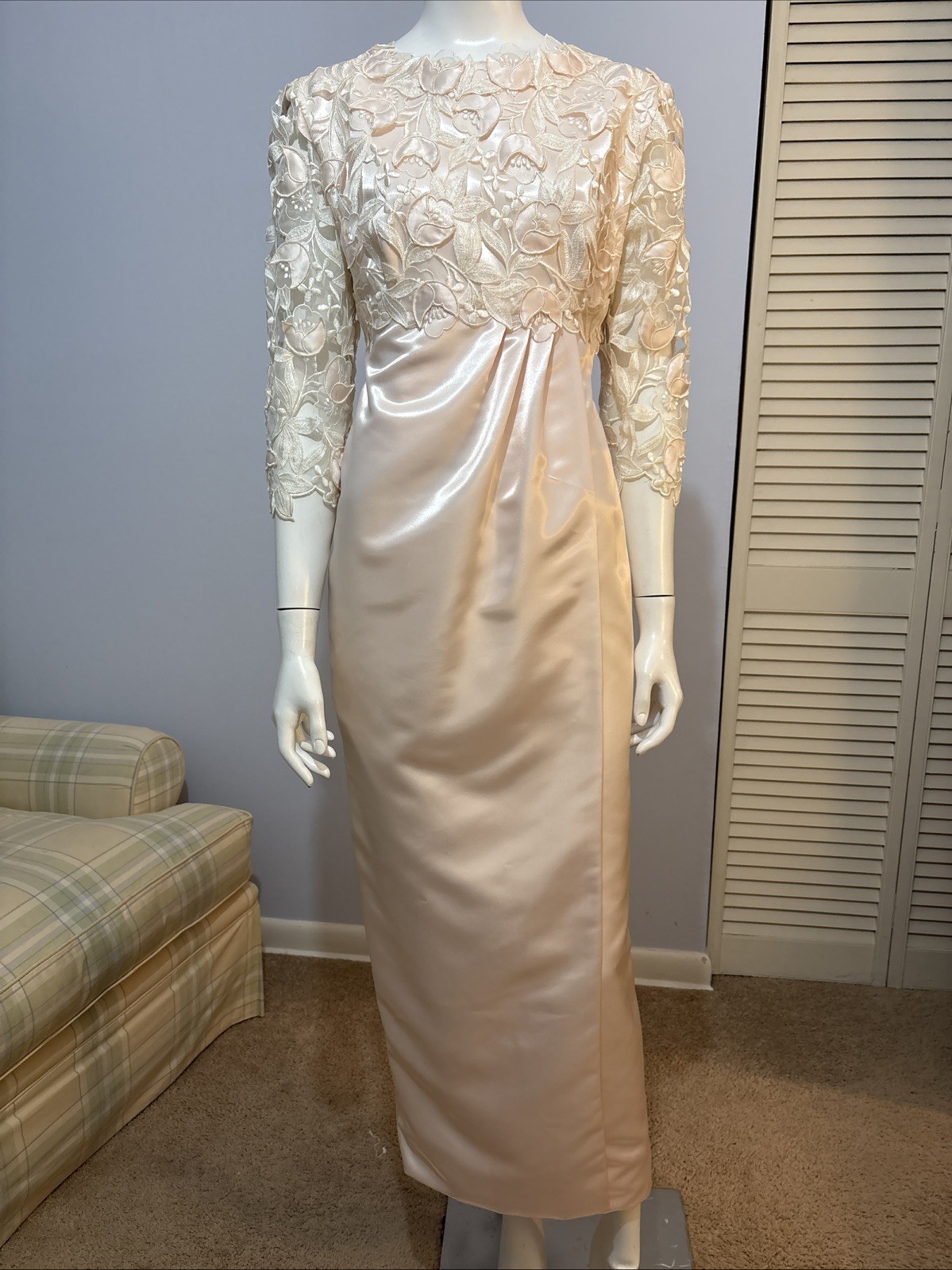 Stunning VTG Special Occasion Pale Pink dress Beautiful Unique Embroidery Sz S