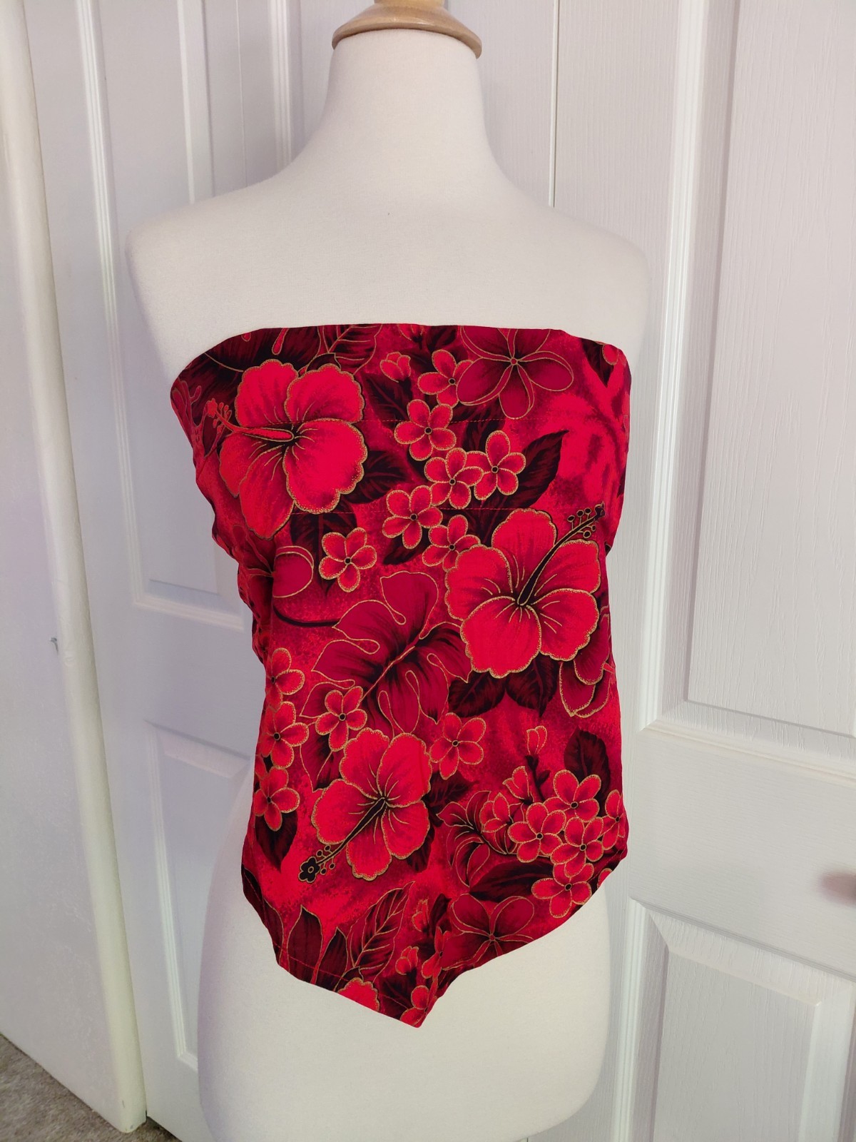 Vintage 1970s Hawaiian Red Floral Handkerchief Top And Skirt Set Medium