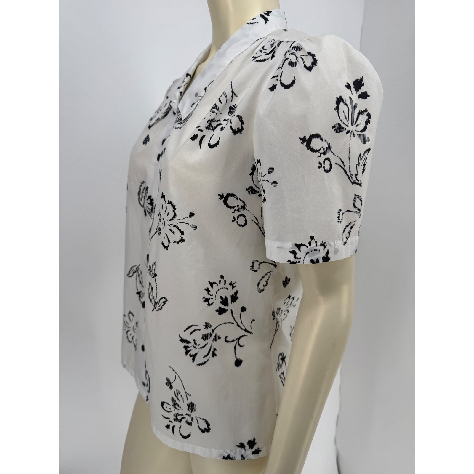 Vintage Judy Bond 1970s Short Sleeve Top White with Black Floral Print Sz 12