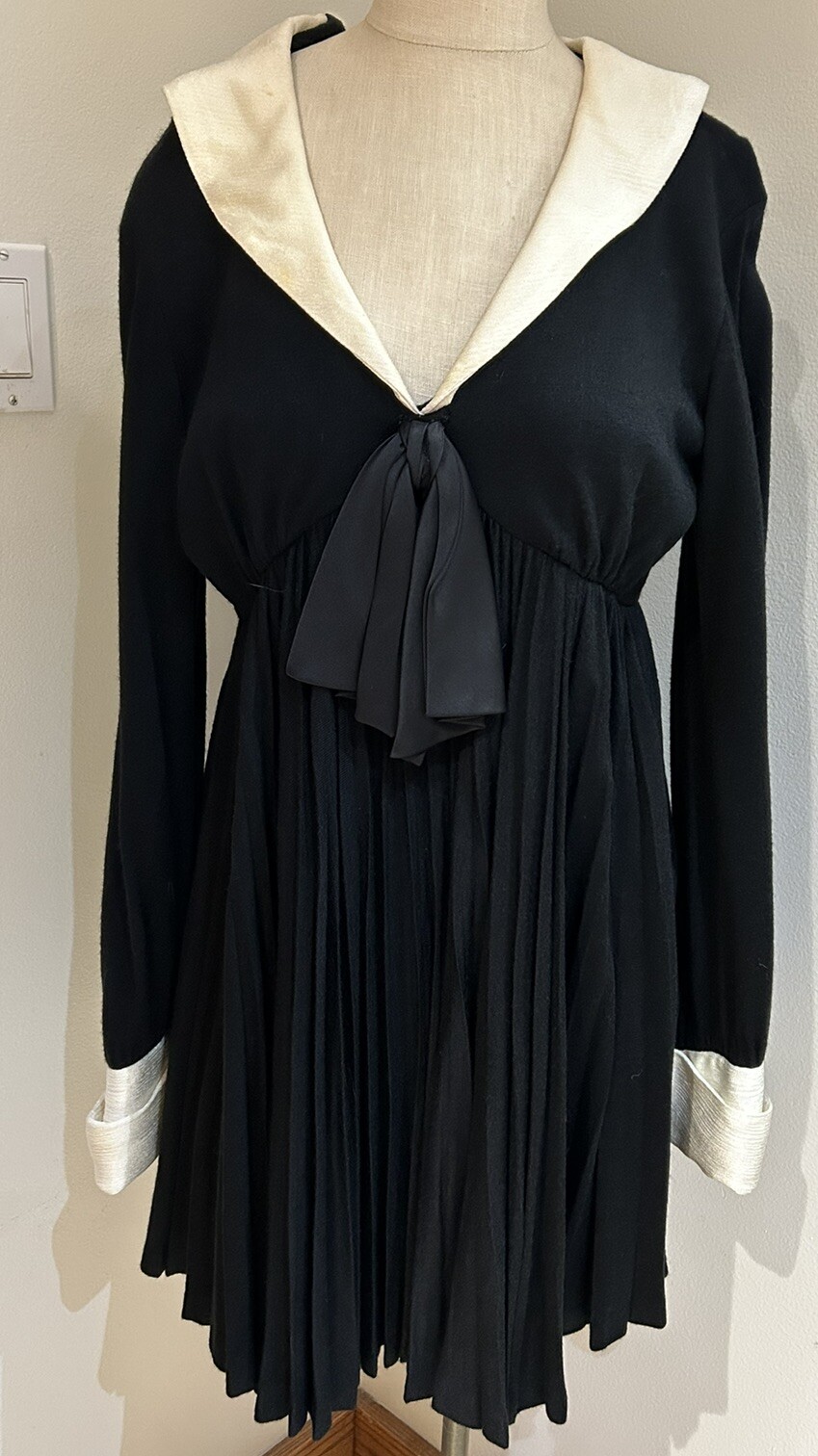 Mr. Mort by Stan Herman 1960’s Black Cocktail Dress sz Small Lng Sleeve Vintage