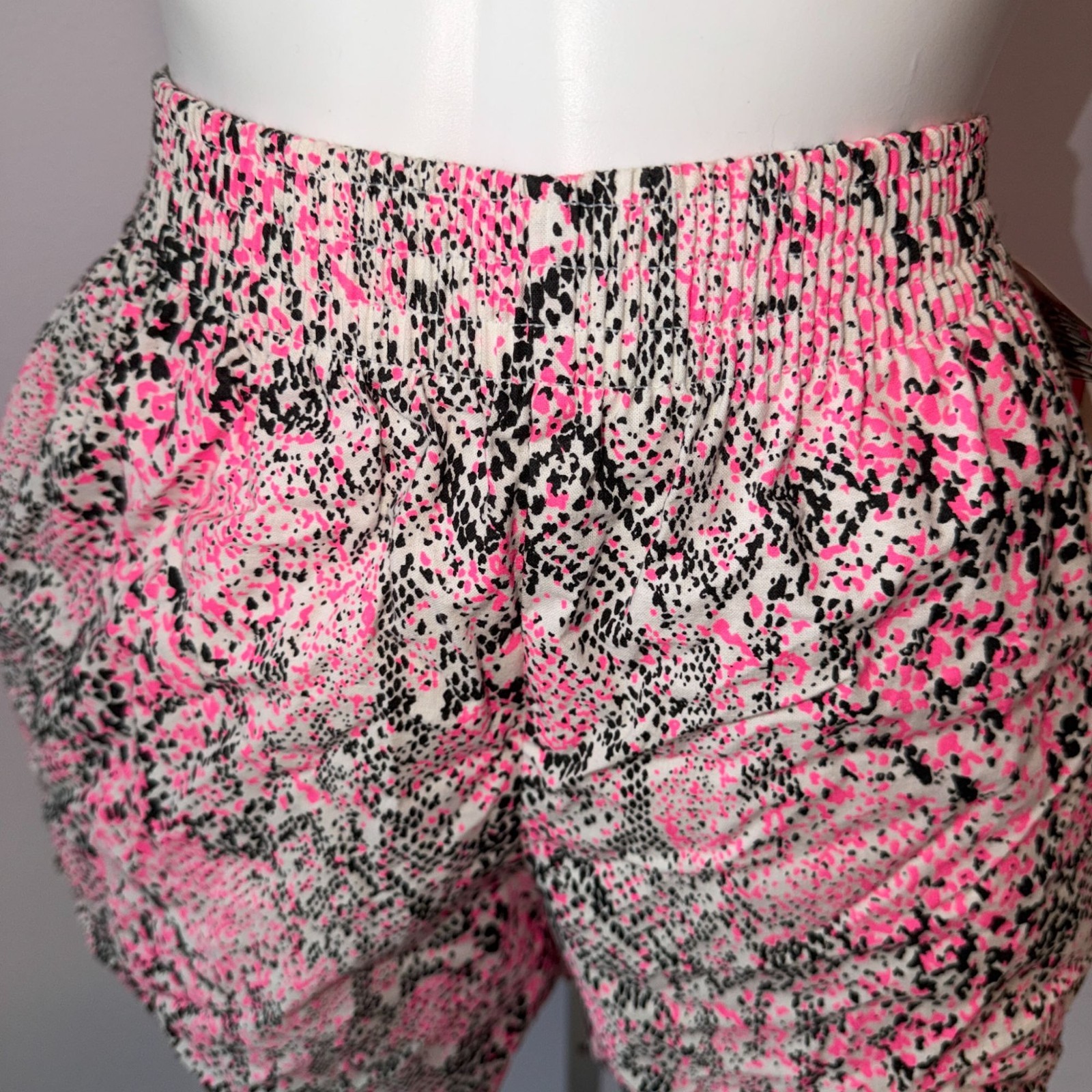 Vintage 80s Havana Max Deadstock Shorts Neon Pink Black Animal Print Snake Small