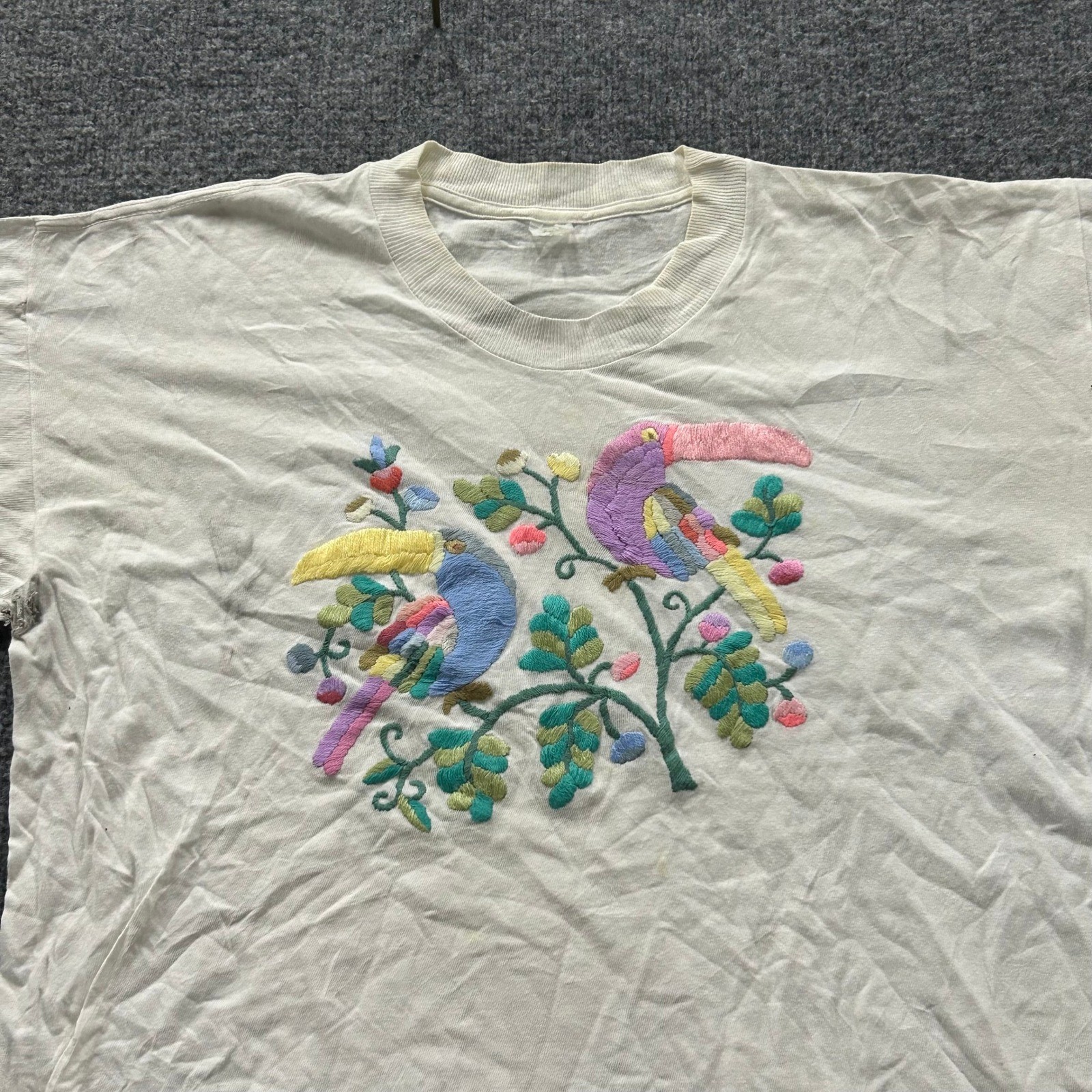 Unbranded T-Shirt Womens Size L White Embroidered Toucan Bird Cotton Vintage