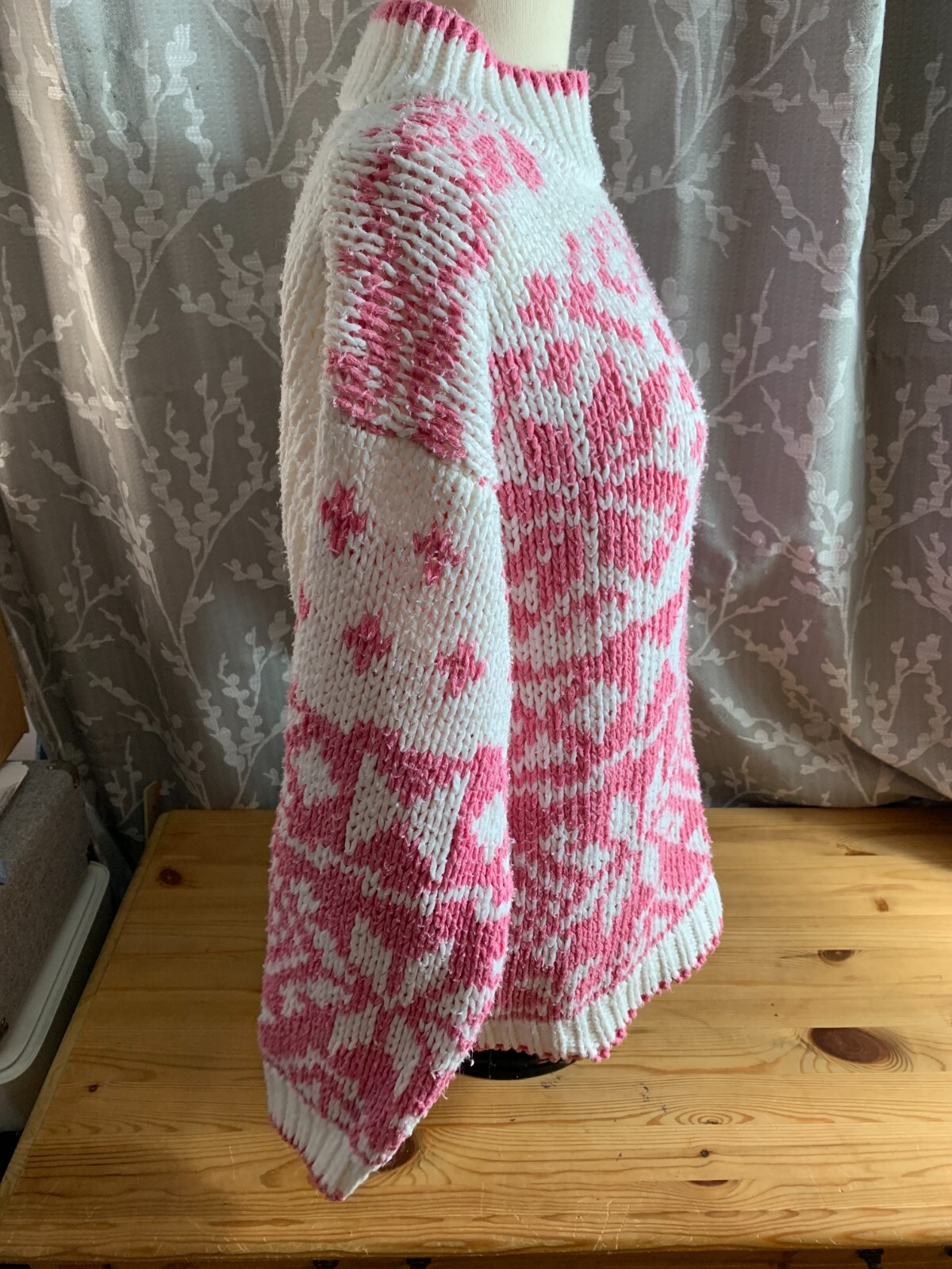 Vtg 80’s Nuovo Industriale Women’s Medium Pink and White Sweater