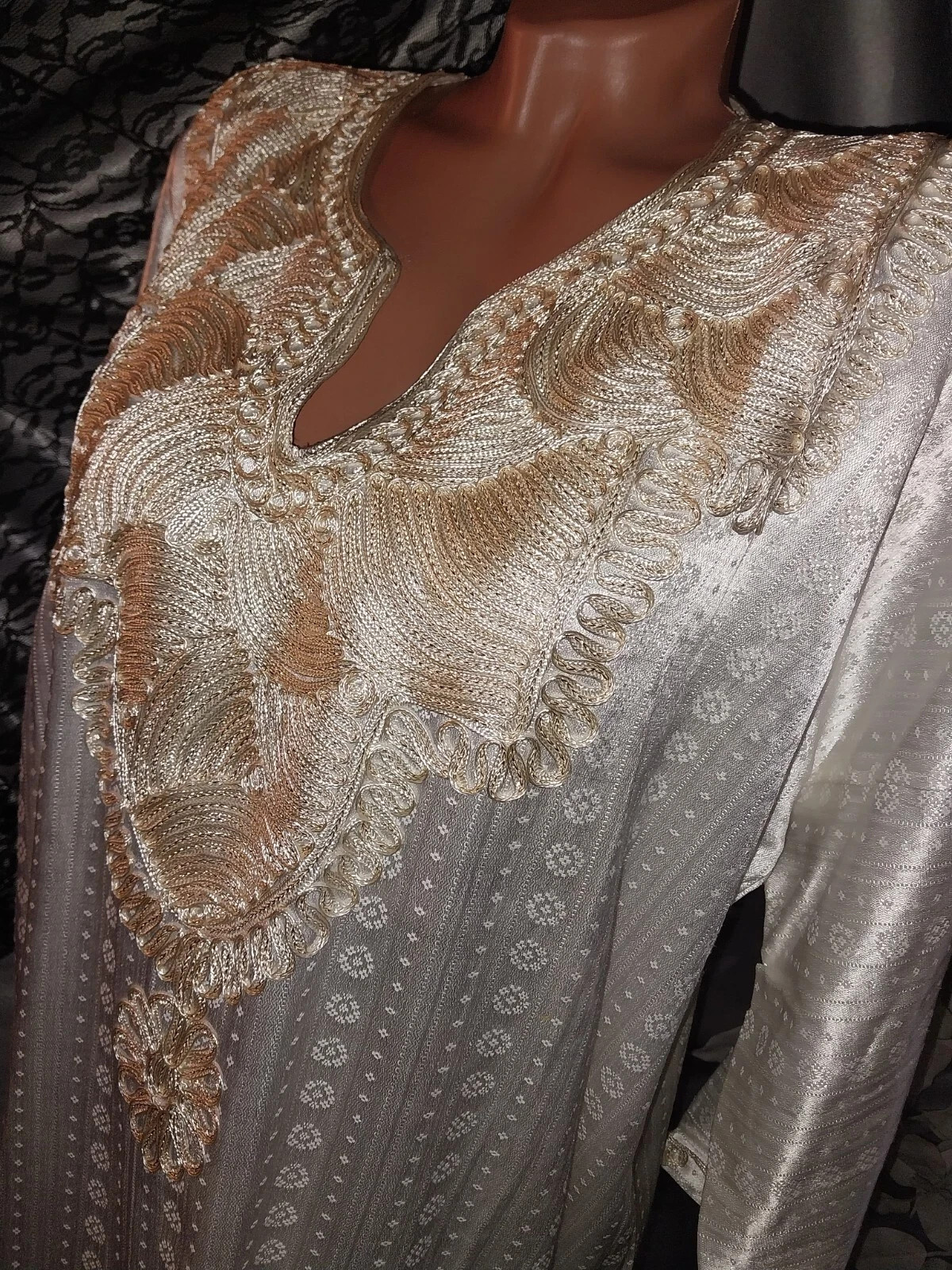 VTG SATIN CAFTAN Embroidered Rayon MAXI Dress Ethnic Hippie Boho Gypsy Robe 48″