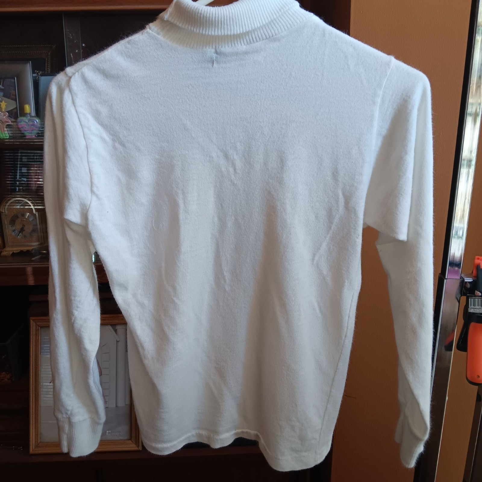 True Vintage 80’s Medium Turtleneck Top Campus Buttery Soft White Acrylic