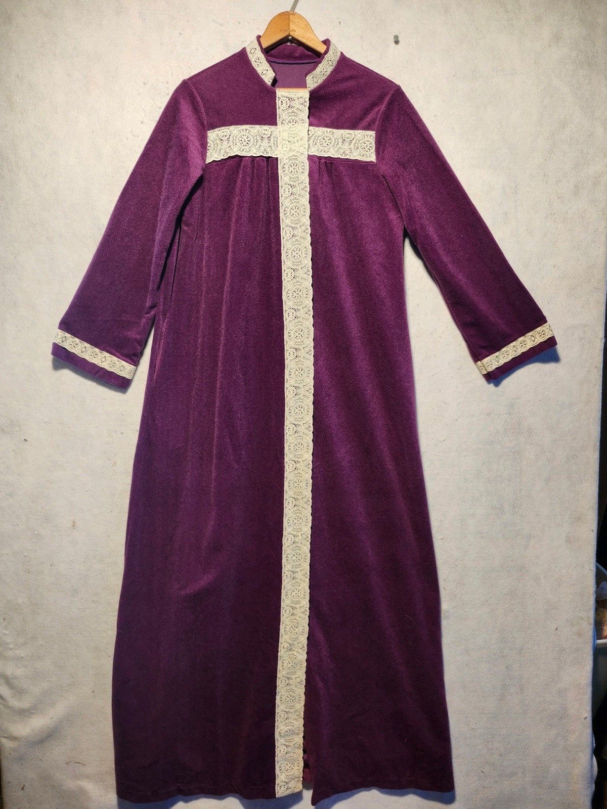 Vtg Miss Elaine Maxi Velour Robe Housecoat Purple Sz Med Lace Union Made USA