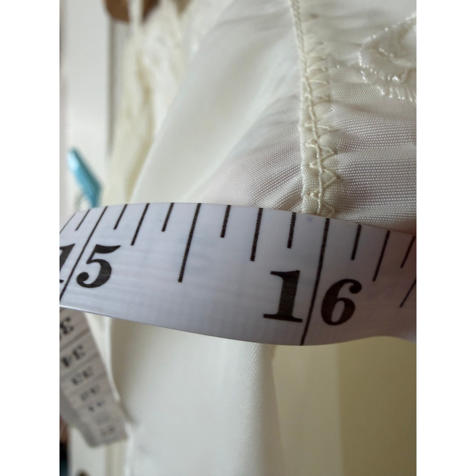 Vintage Dutchmaid Cream Lace Trim Full Slip Dress Size 32S Embroidered Scallop