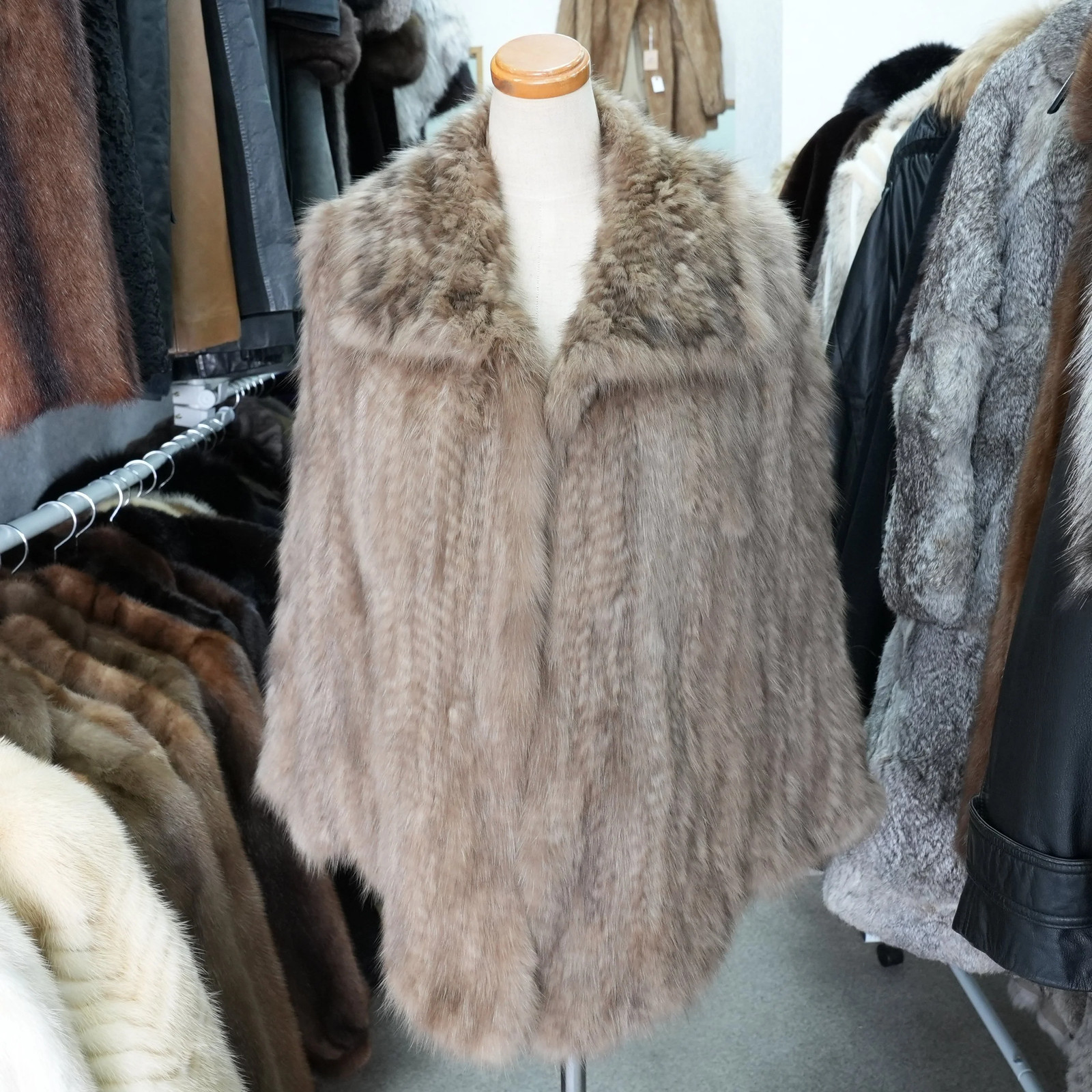 Sable Cape Very Soft – Genuine Vintage Fur From Japan