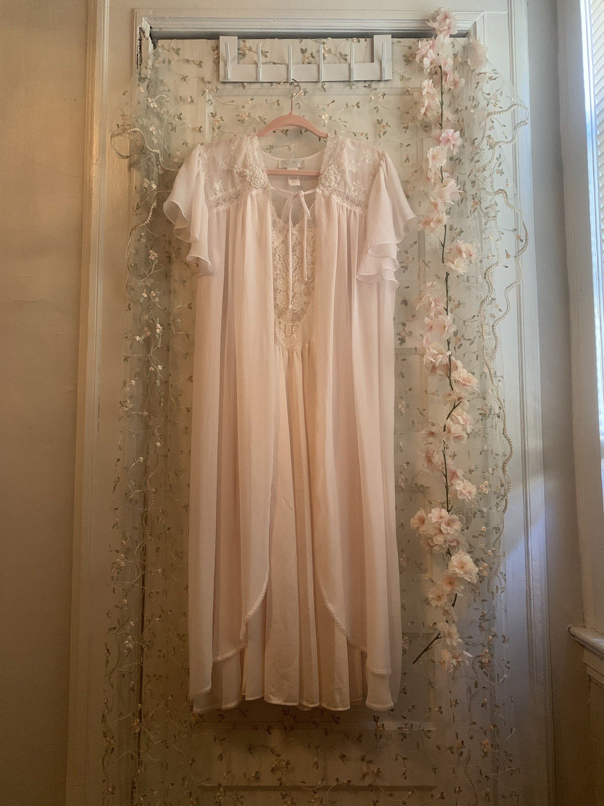 vintage balletcore coquette dreamy pale pink lace nightgown size M