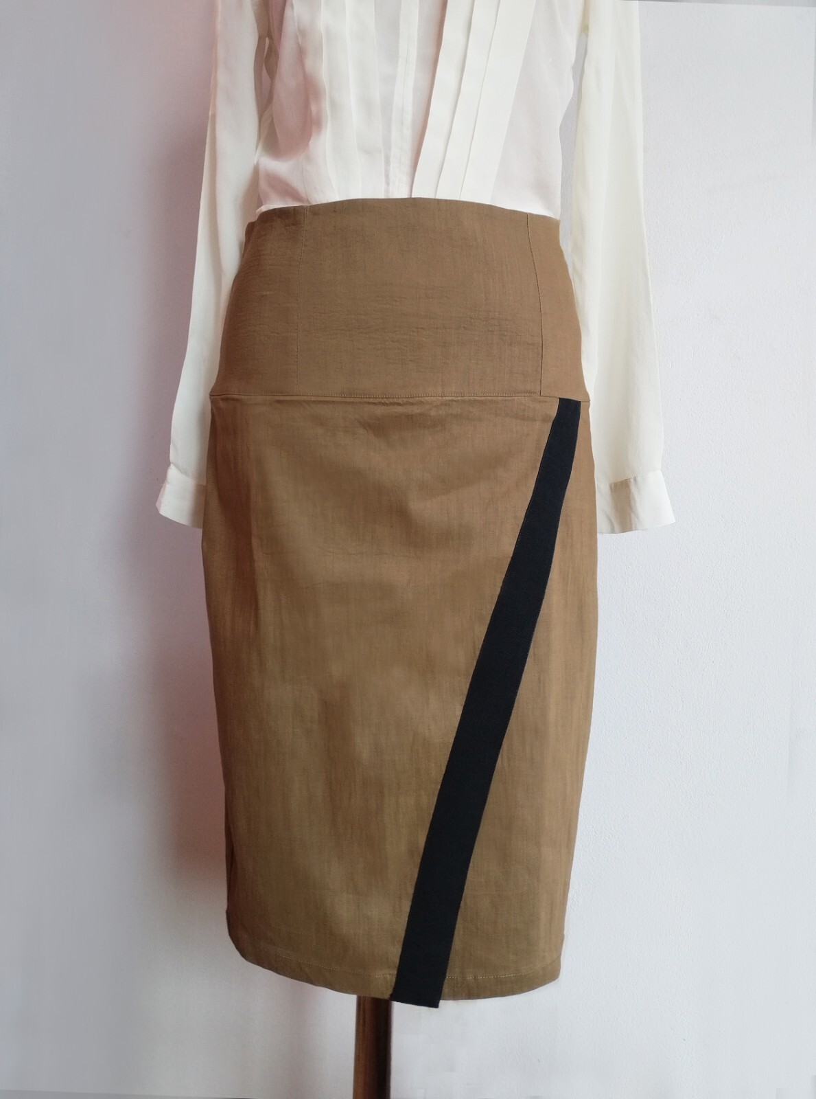 Sarah Pacini Skirt Khaki Elastic skirt Womens skirt Size 2