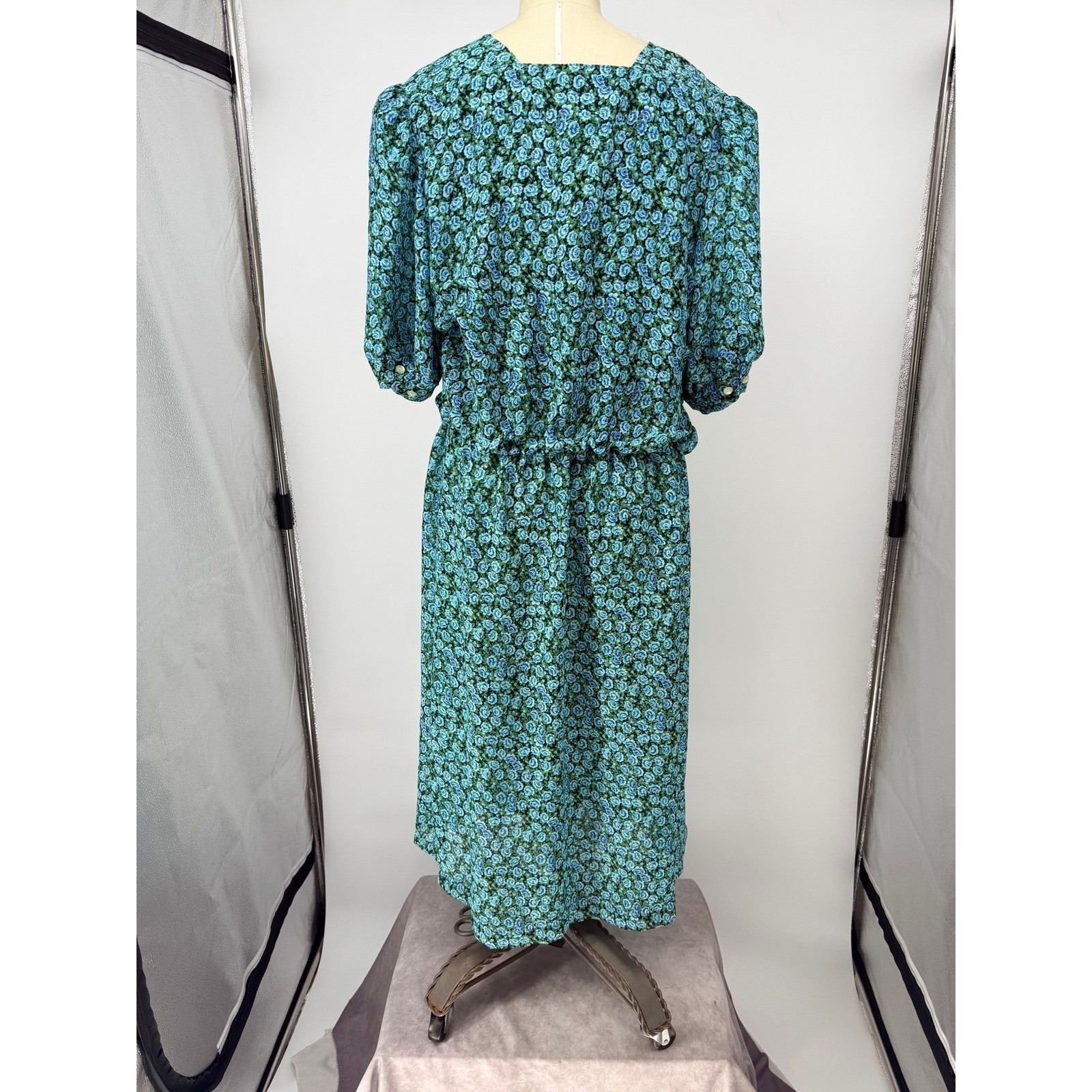 Vintage size 18 Womens Dress Caroline Wells II Blue Floral Cottagecore