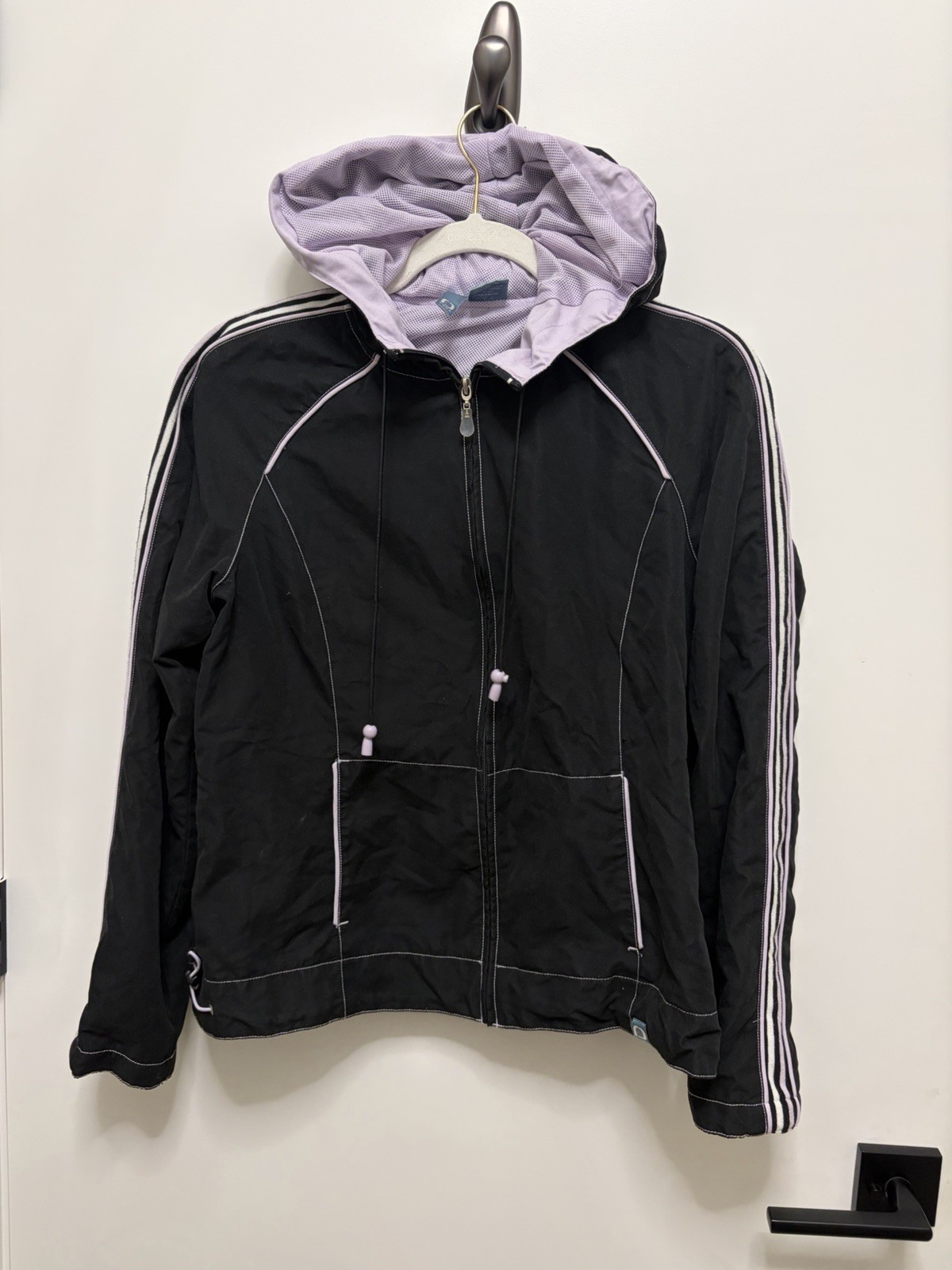Vintage Fuda black & lavender windbreaker jacket with hood and zipper pockets M