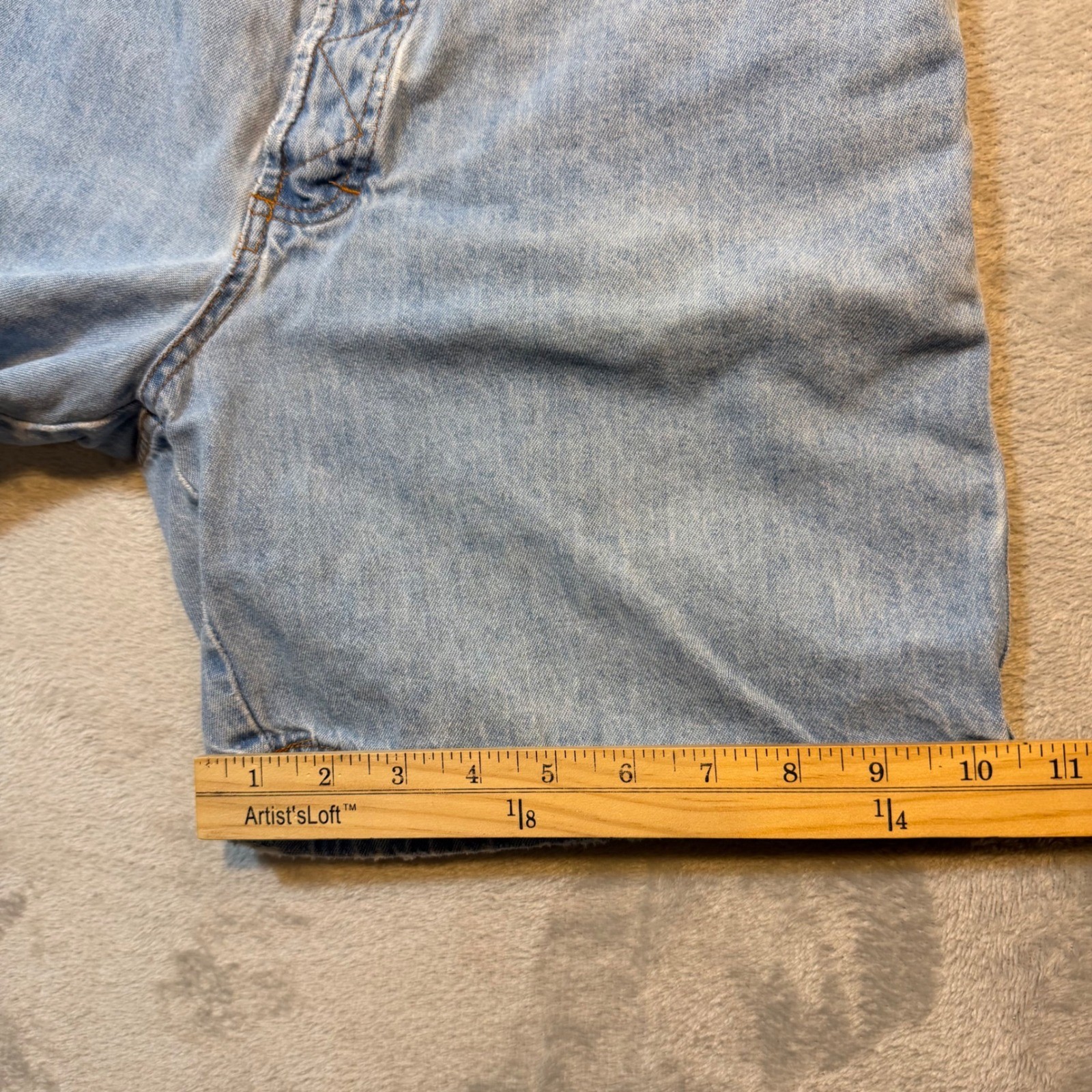 Thrashed vintage 90s High Waisted Light Wash Denim Mom Shorts 7/8 100% Cotton