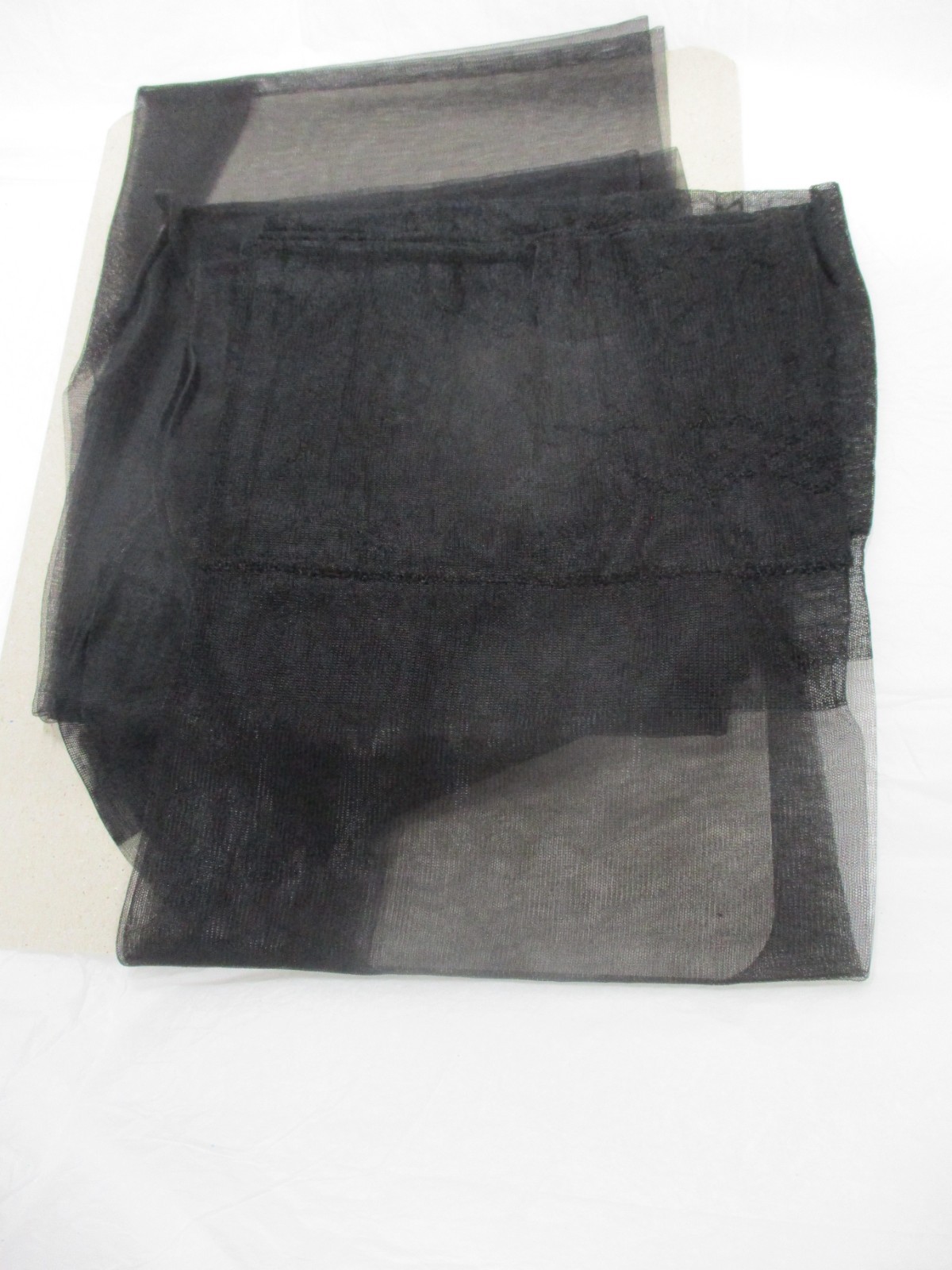 1PR VINTAGE UNBRANDED RHT SHEER SHINY FLAT KNIT NYLON STOCKINGS 11 LONG 40″ BLAC