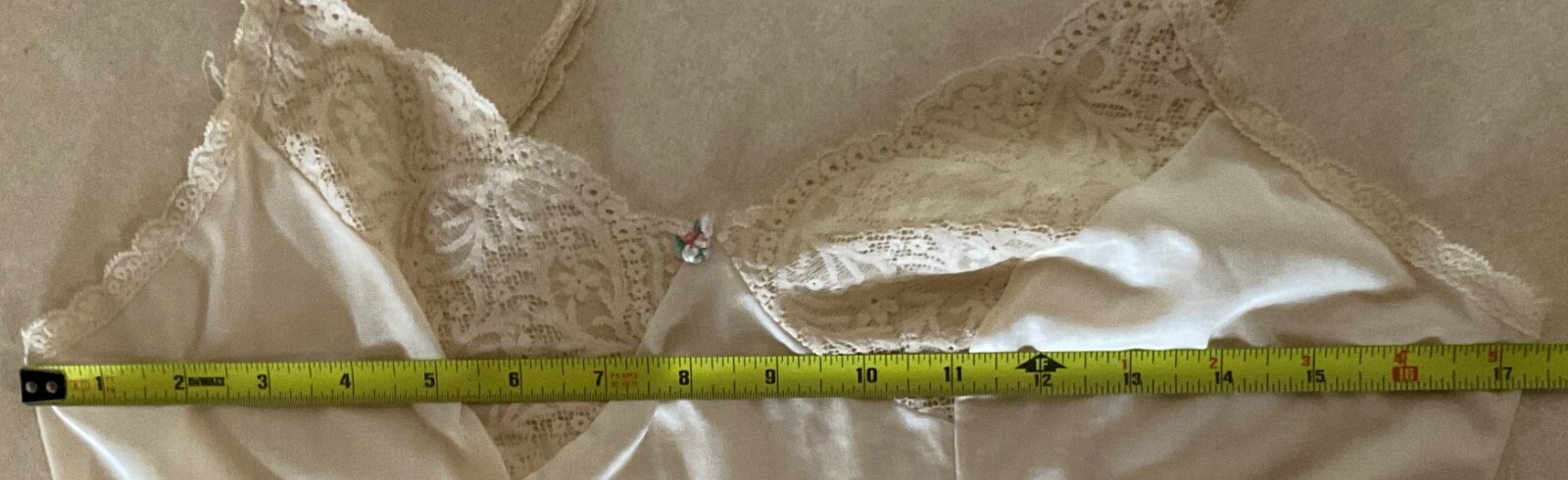 Vintage Olga 'Olgalon’ Beige/Ivory Full Slip Size 38 1970’s Style 1361F (M01)