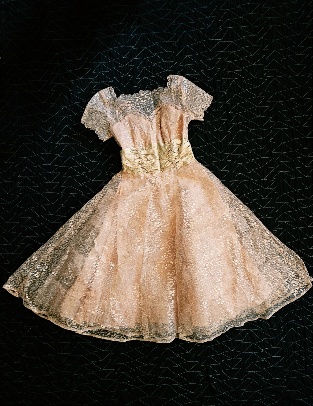Vtg 40s 50s ALDENS Peach Gold Lace Fit And Flare Midi Dress XS Party Formal