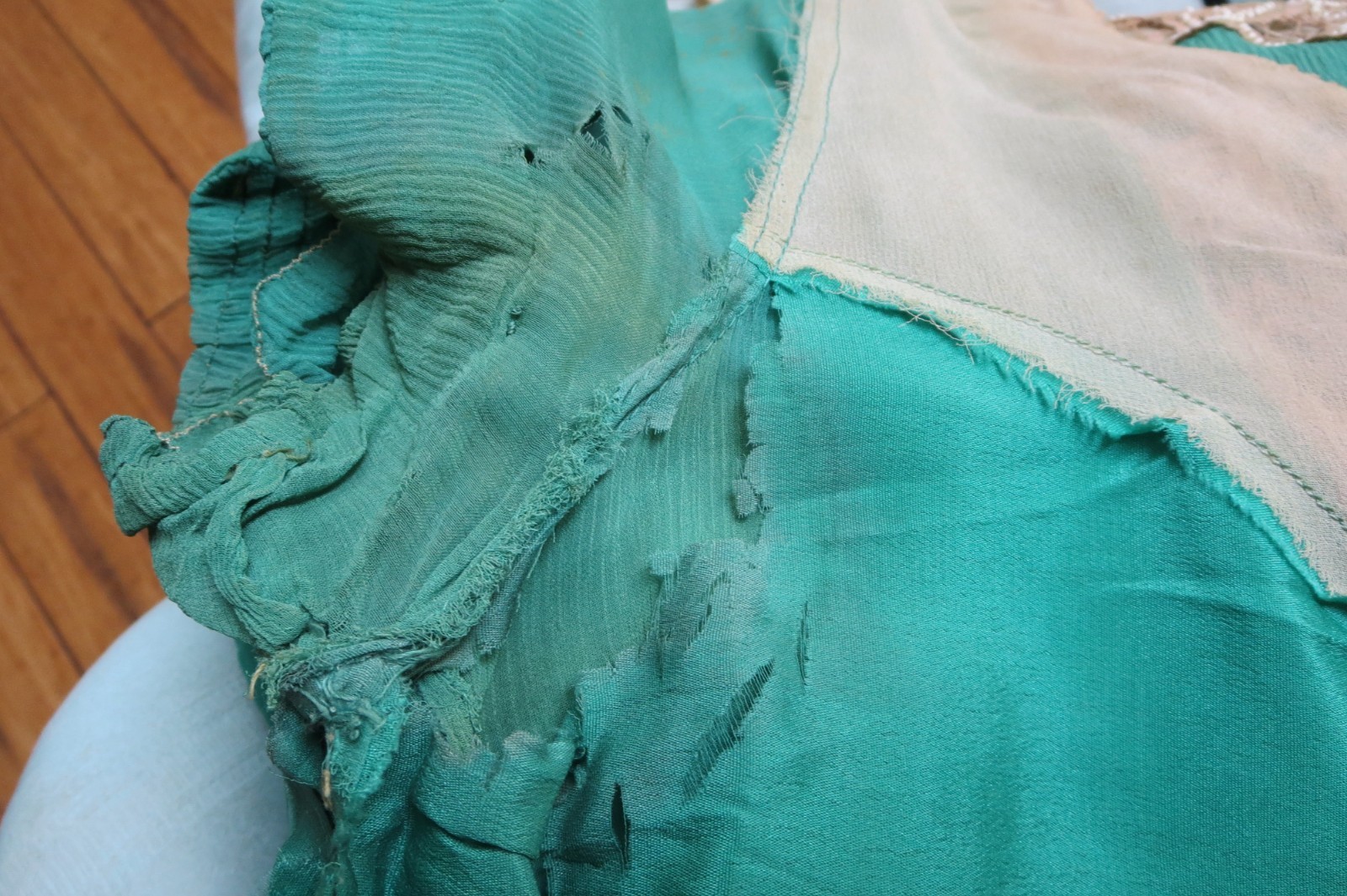 1920s Authentic Bright Green Silk Day Dress With Beaded Bodice 36 Bust