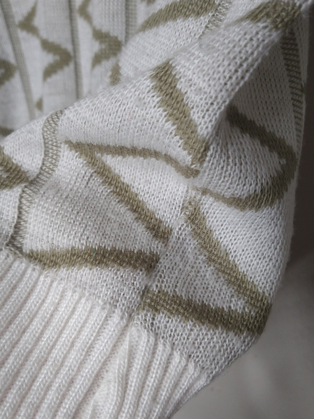 Vtg Acrylic Geometric Sweater Knit Crew Neck 80s 90s S Retro White Tan Preppy