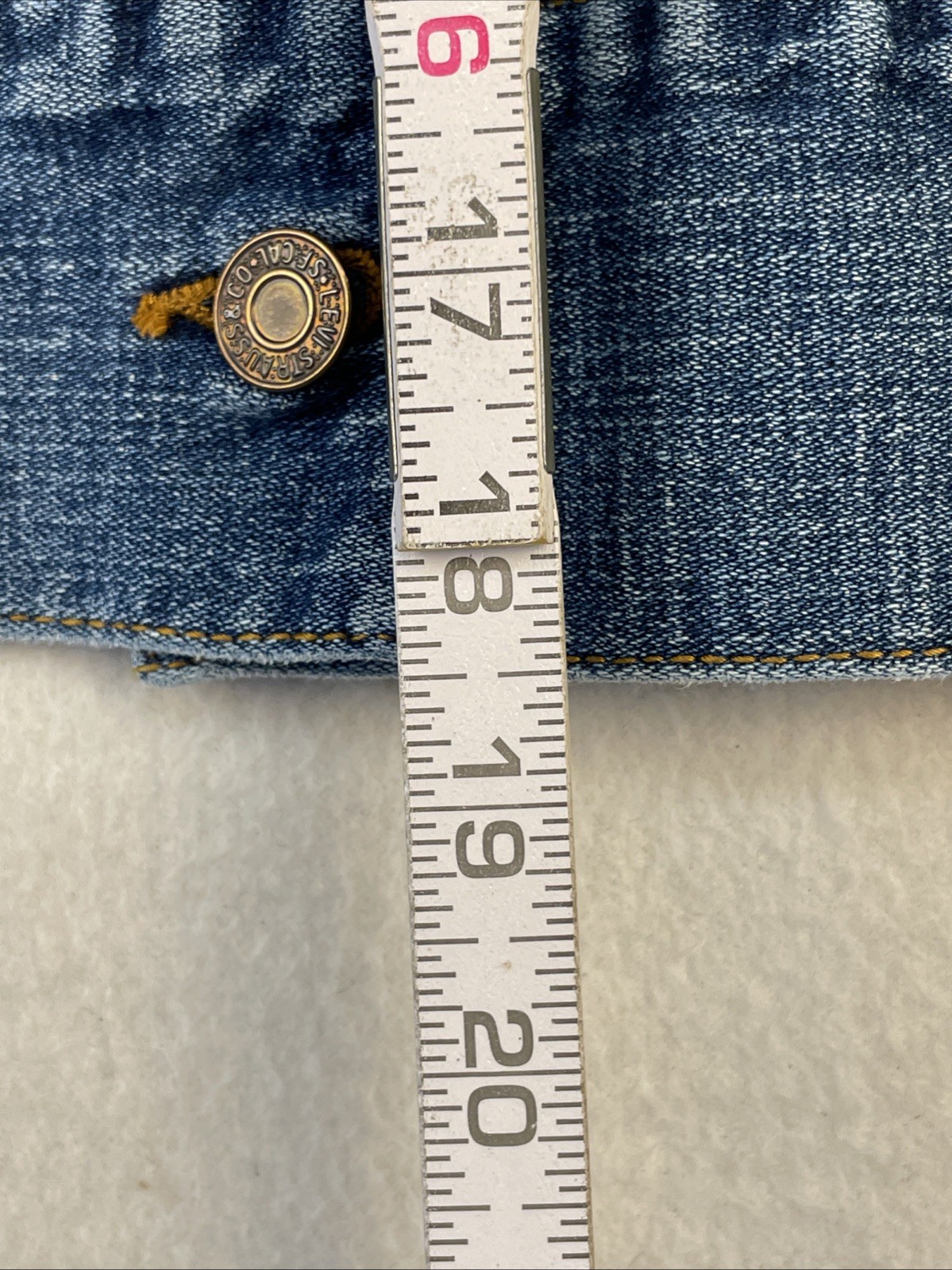 Levi’s Blue Denim Jean Jacket Fitted Cropped Size Medium Women EUC