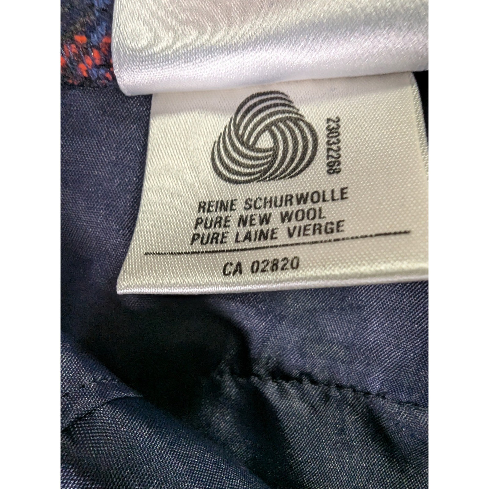 Mondi Vintage Pure Wool Plaid High Waisted Shorts Red Blue Made in Germany 34