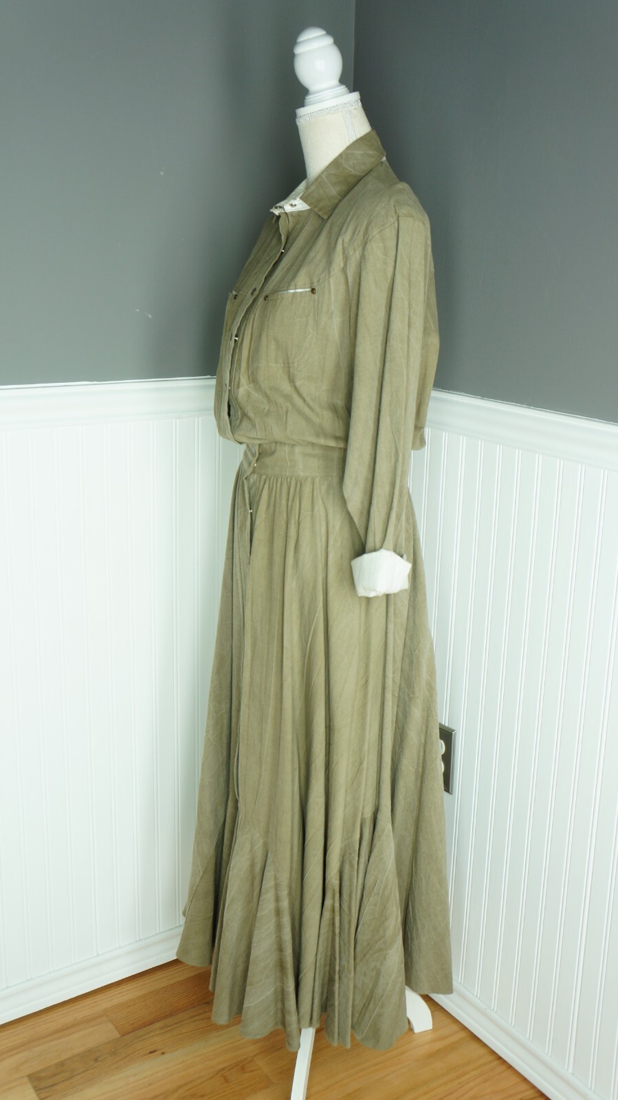 Vintage Clues Collections Snap Front Designer Dress Size 11/12 Gray Mermaid Hem