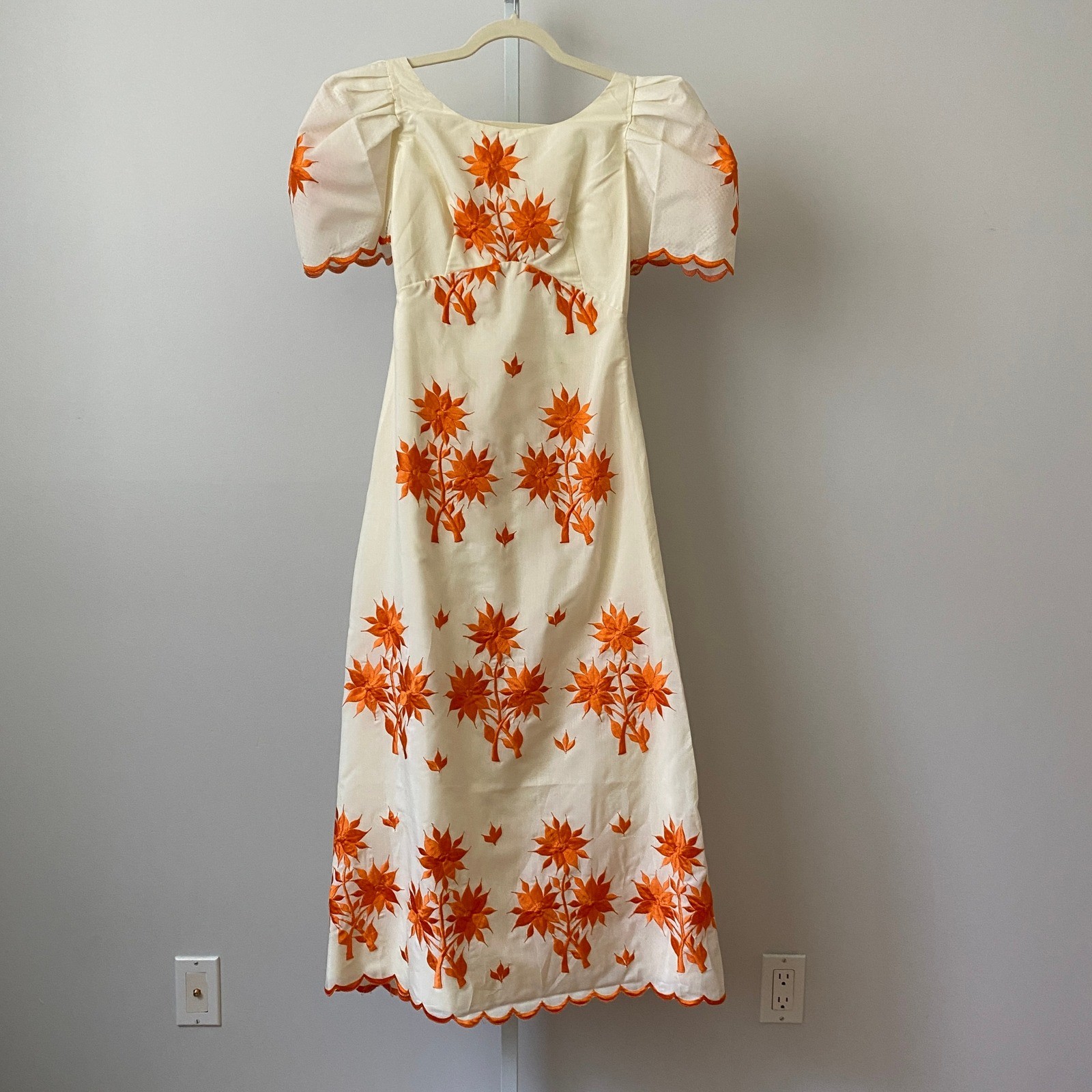 VTG Prairie Dainty Embroidered Floral Scalloped Maxi Dress XS White Orange
