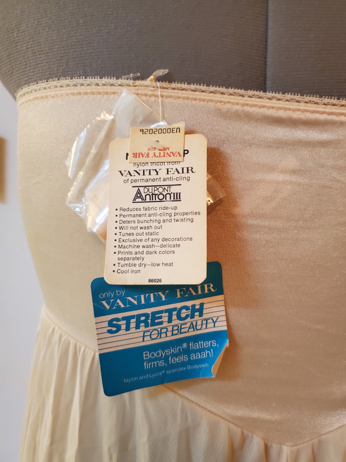 VTG Vanity Fair Beige Dupont Nylon Full Slip Lace Adjustable Straps 34 LL NWT