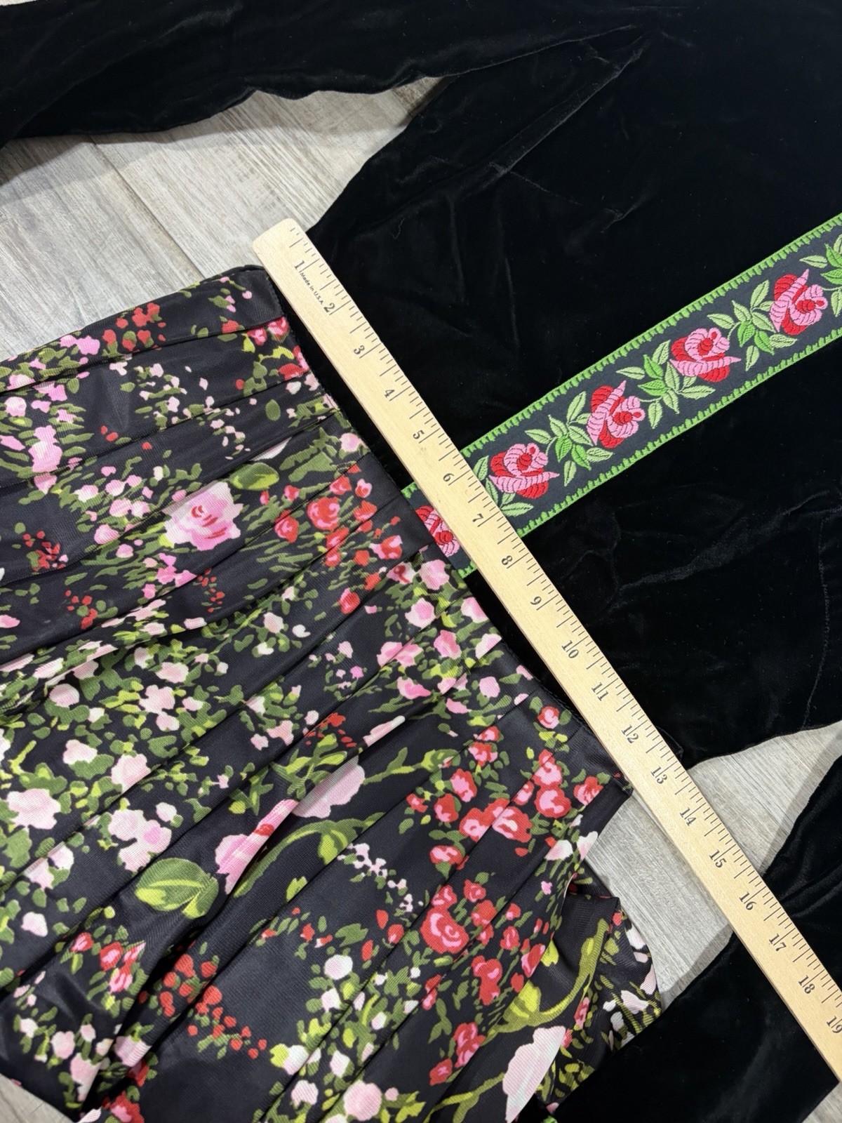 Vintage R&K Velvet & Floral maxi dress 1970s SIZE 12 See Measurements In Photos