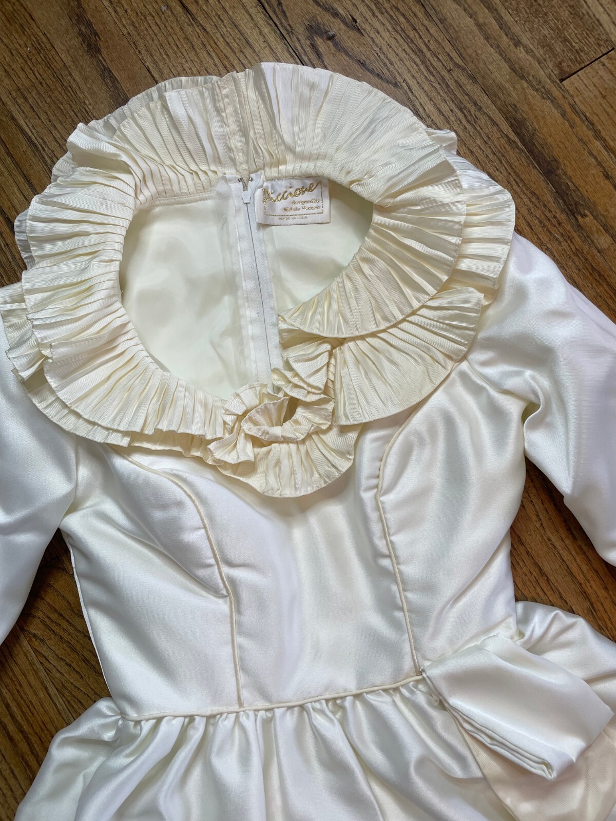 Vintage 70s 80s USA Michele Piccione Modest Ivory Victorian Ruffle Wedding Dress