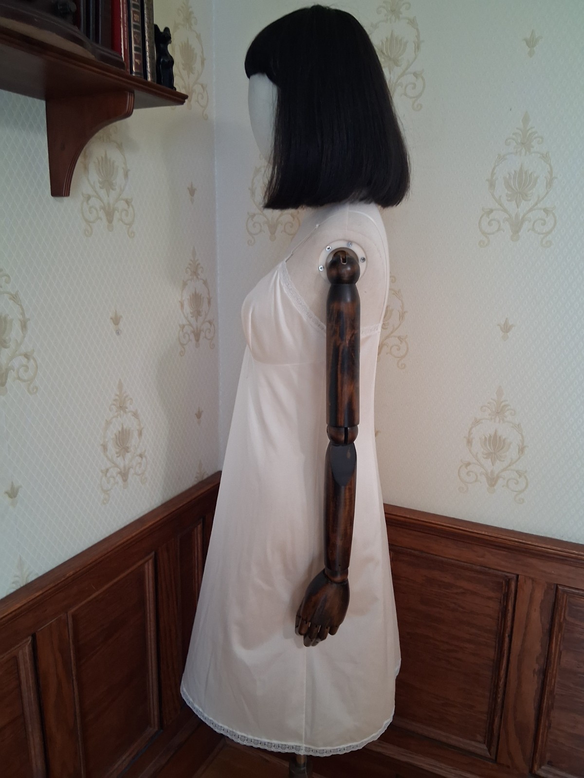 Vintage 1970s Vanity Fair Ivory Lace Trimmed Coquette Cottagecore Slip Dress