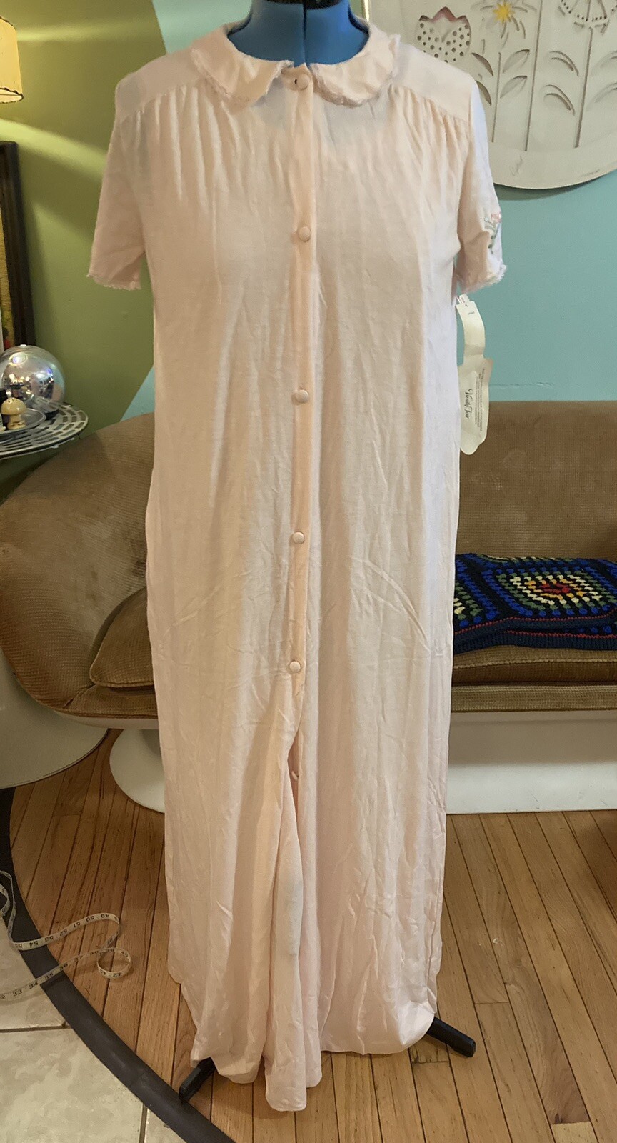 Vintage NOS MCM Vanity Fair Pink Daisy Nightgown & Robe Set Sz. Small/Medium
