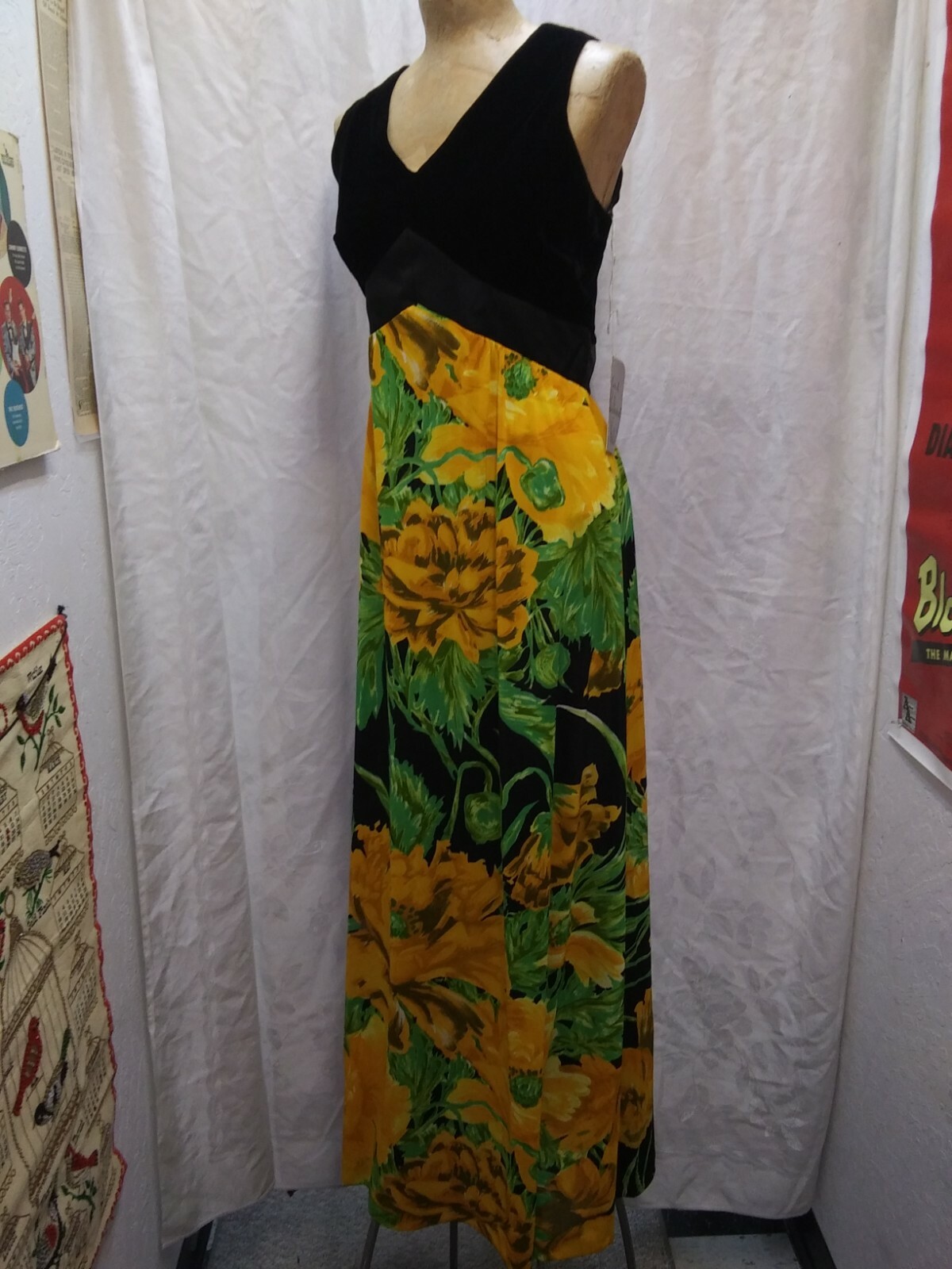 1970’s Black Velvet Yellow Green Jersey Maxi Dress Boulevard Velvet Medium NWT