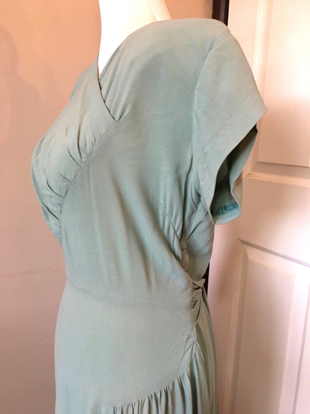 Vintage 1940s Mint Seafoam Green Old Hollywood Glamour Goddess Gown Dress