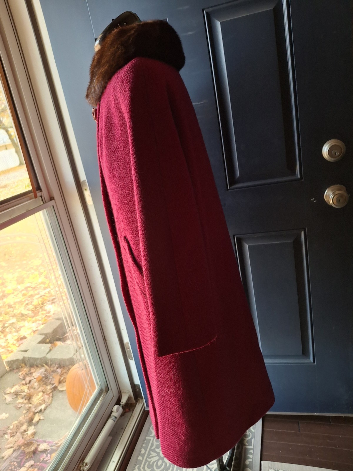 Vintage 50s/60s Sycamore Women’s Magenta Wool Coat Bracelet Sleeves Fur Collar