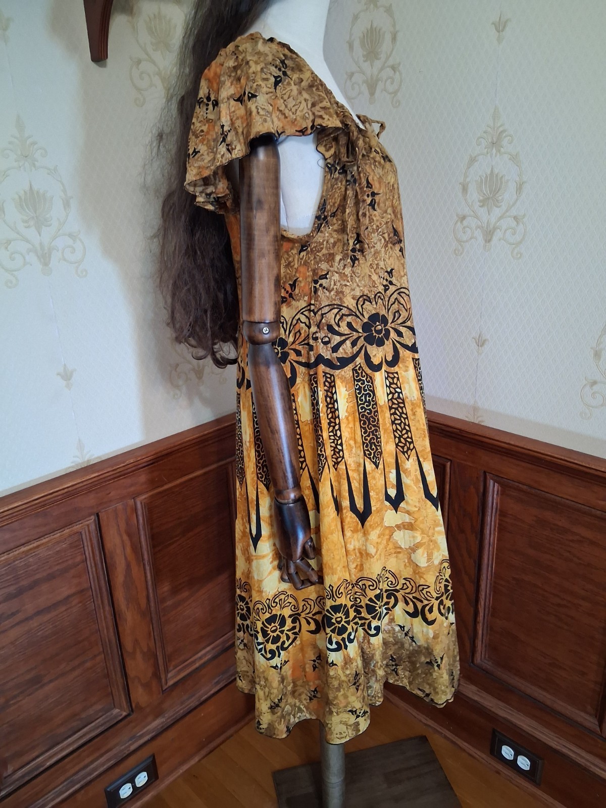 Vintage 1970s Lady Cactus Amber Batik Fluttery Bohemian Hippie Handmade Dress