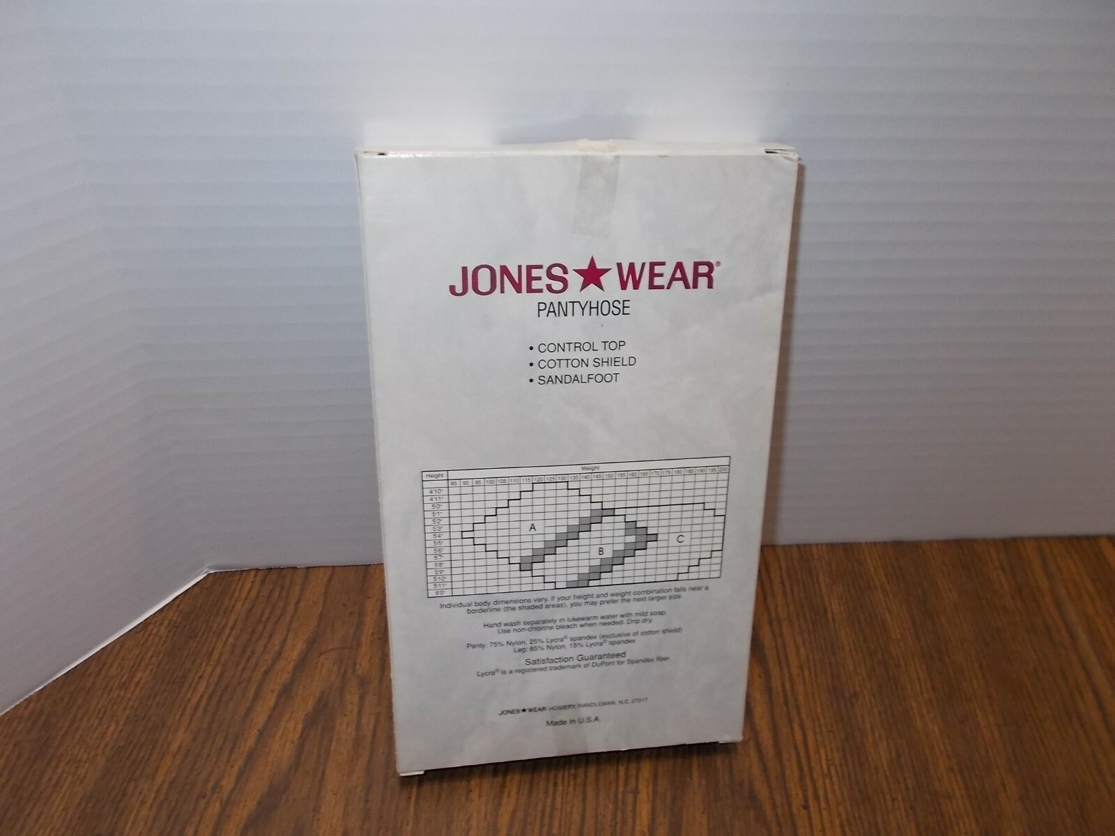 Jones Wear Pantyhose 3 Pair Control Top Lycra Sheer SOFT BEIGE Size B NEW SEALED